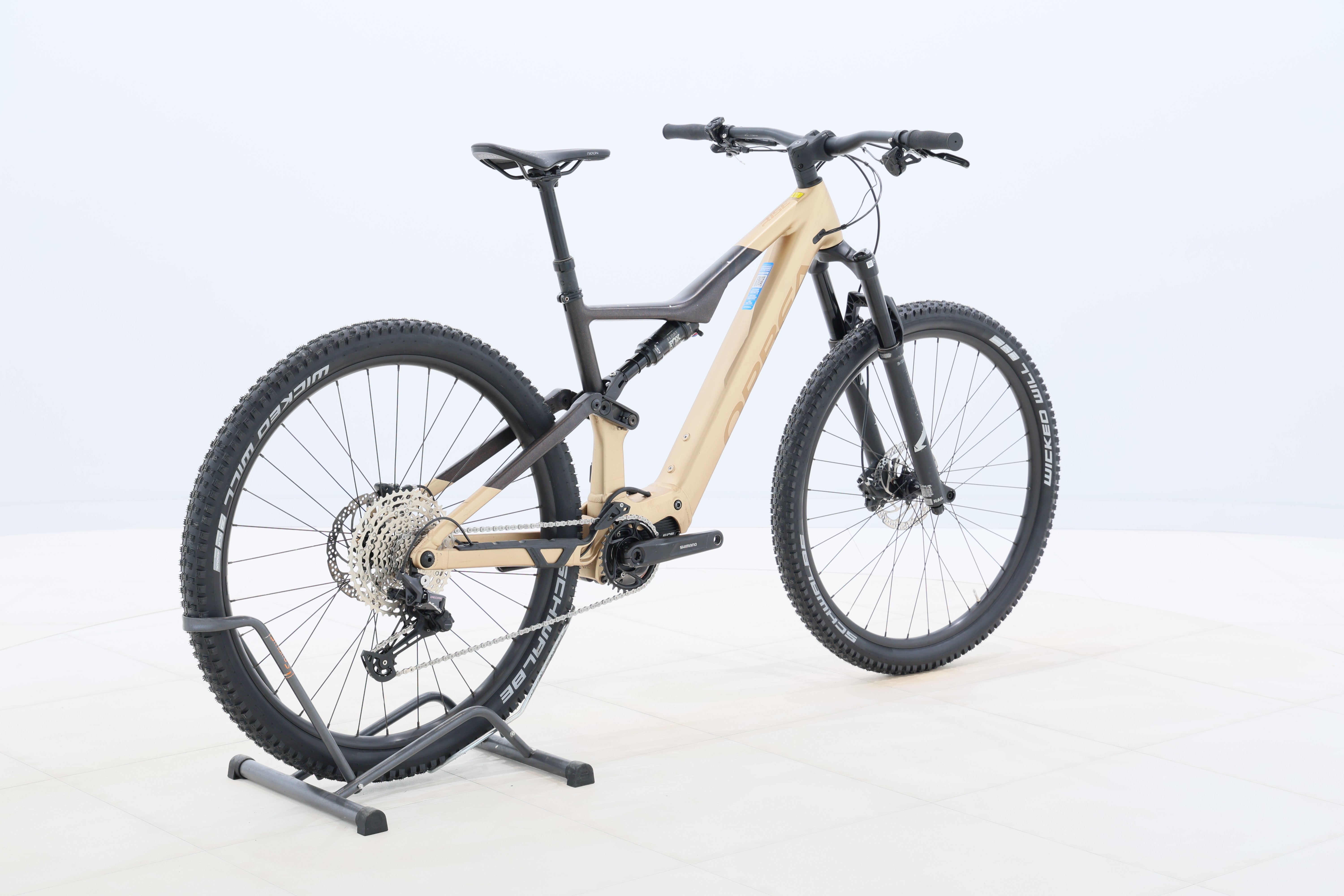 3ff12630-30a5-4f74-b5b4-a106c5285ac1