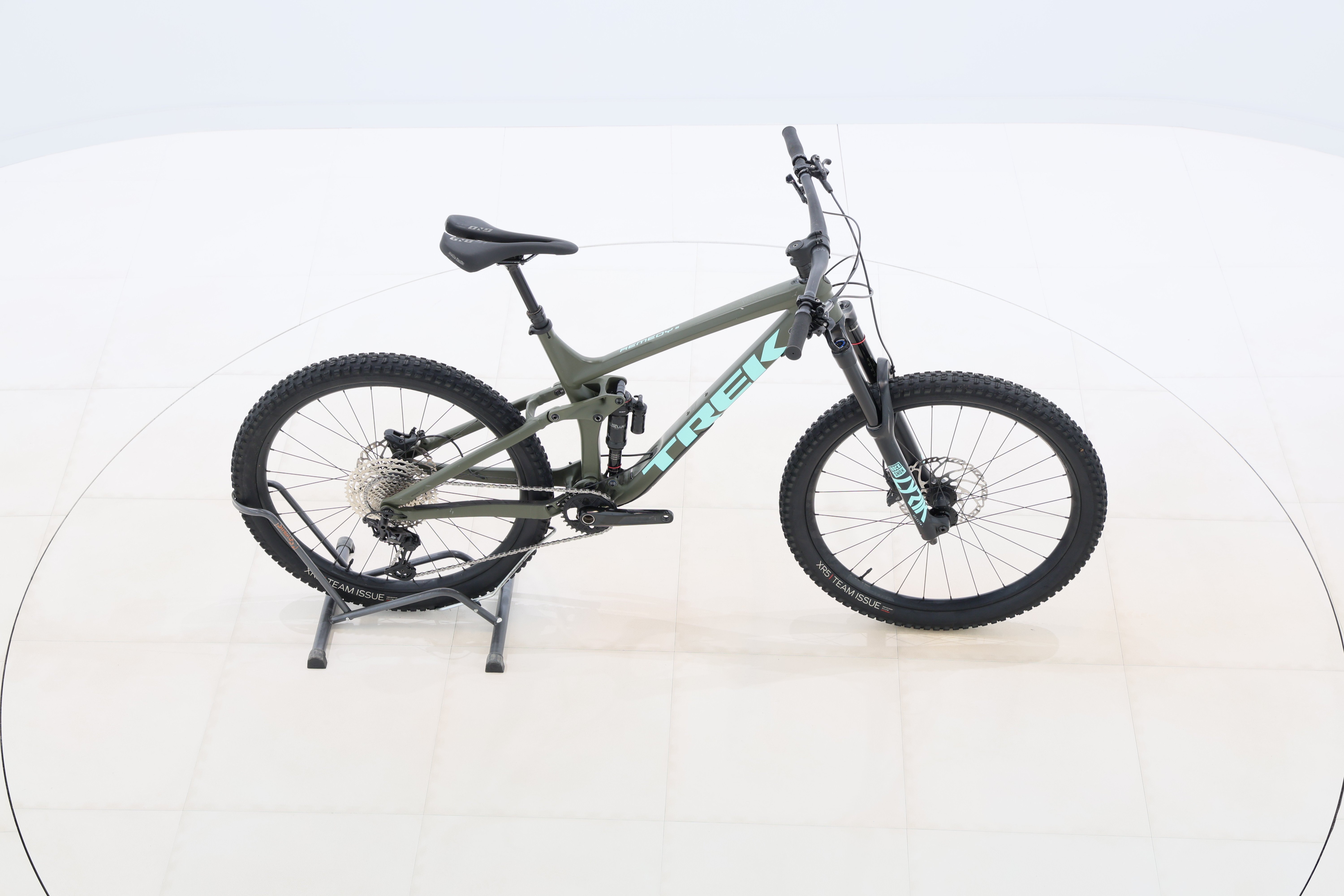 30a1a24b-e463-4487-a9f2-3c3782bc9d84