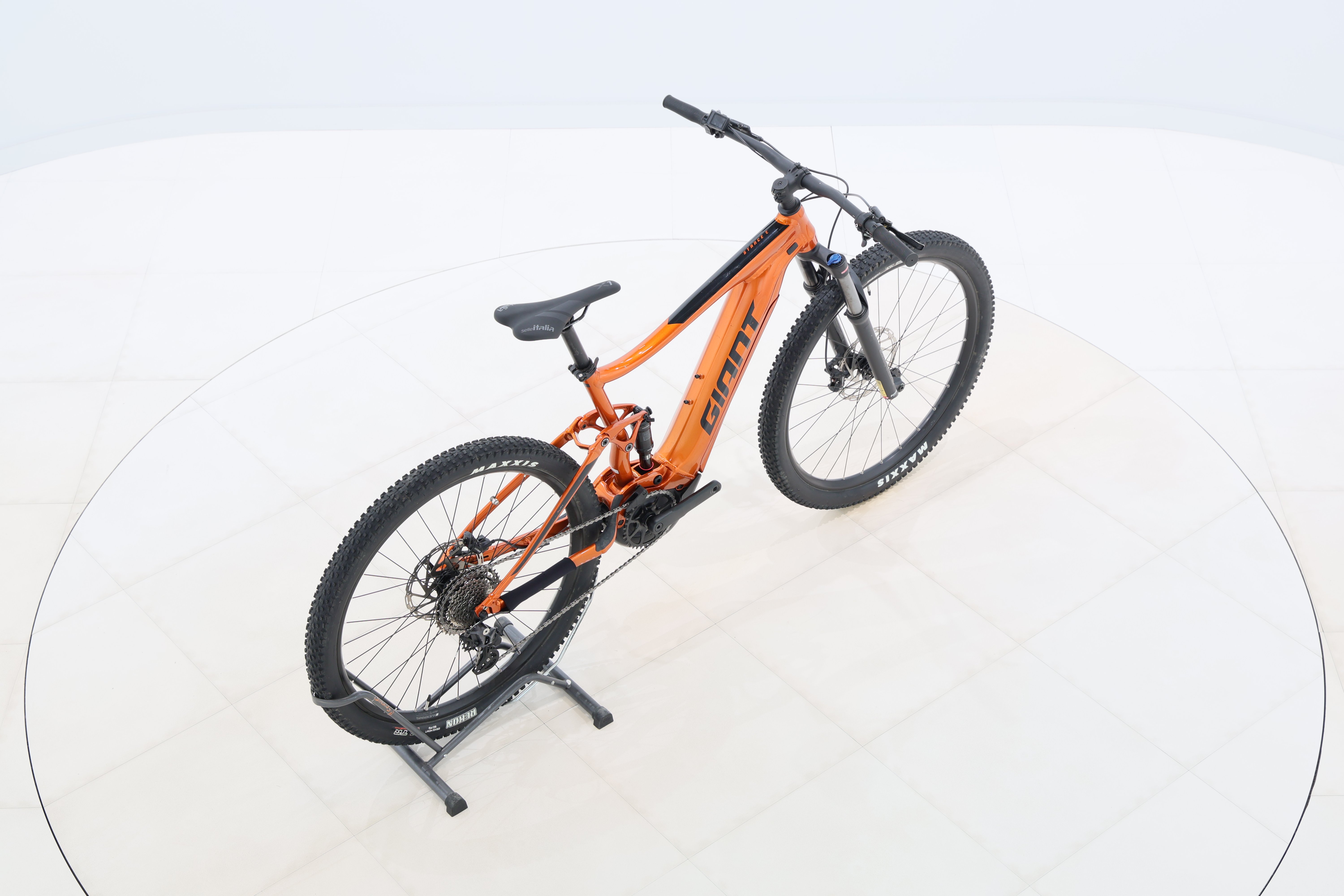 04ee30db-27f9-4b66-84d5-cea02b62fda6