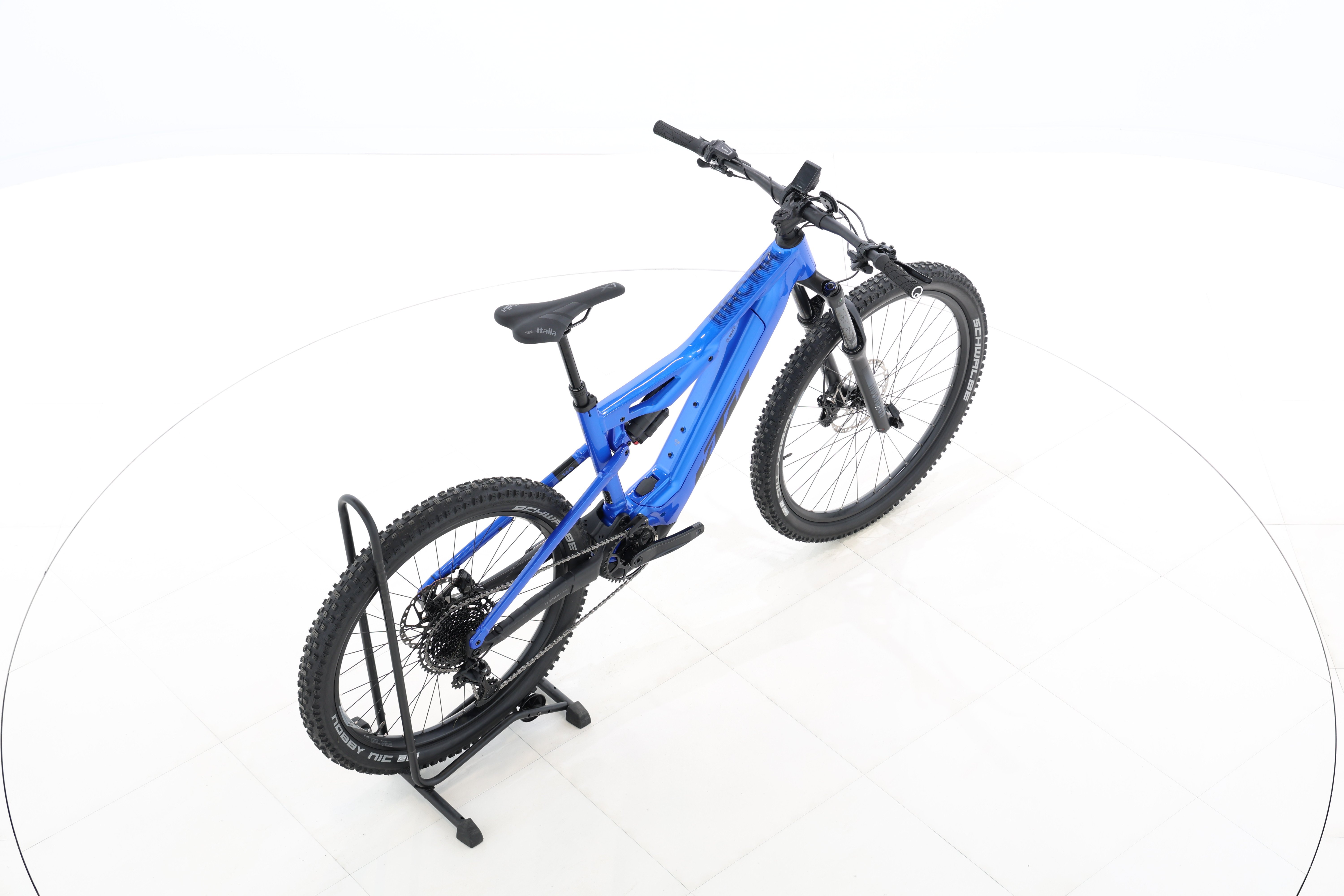 b053546d-3593-41c1-8867-7421c5f71513