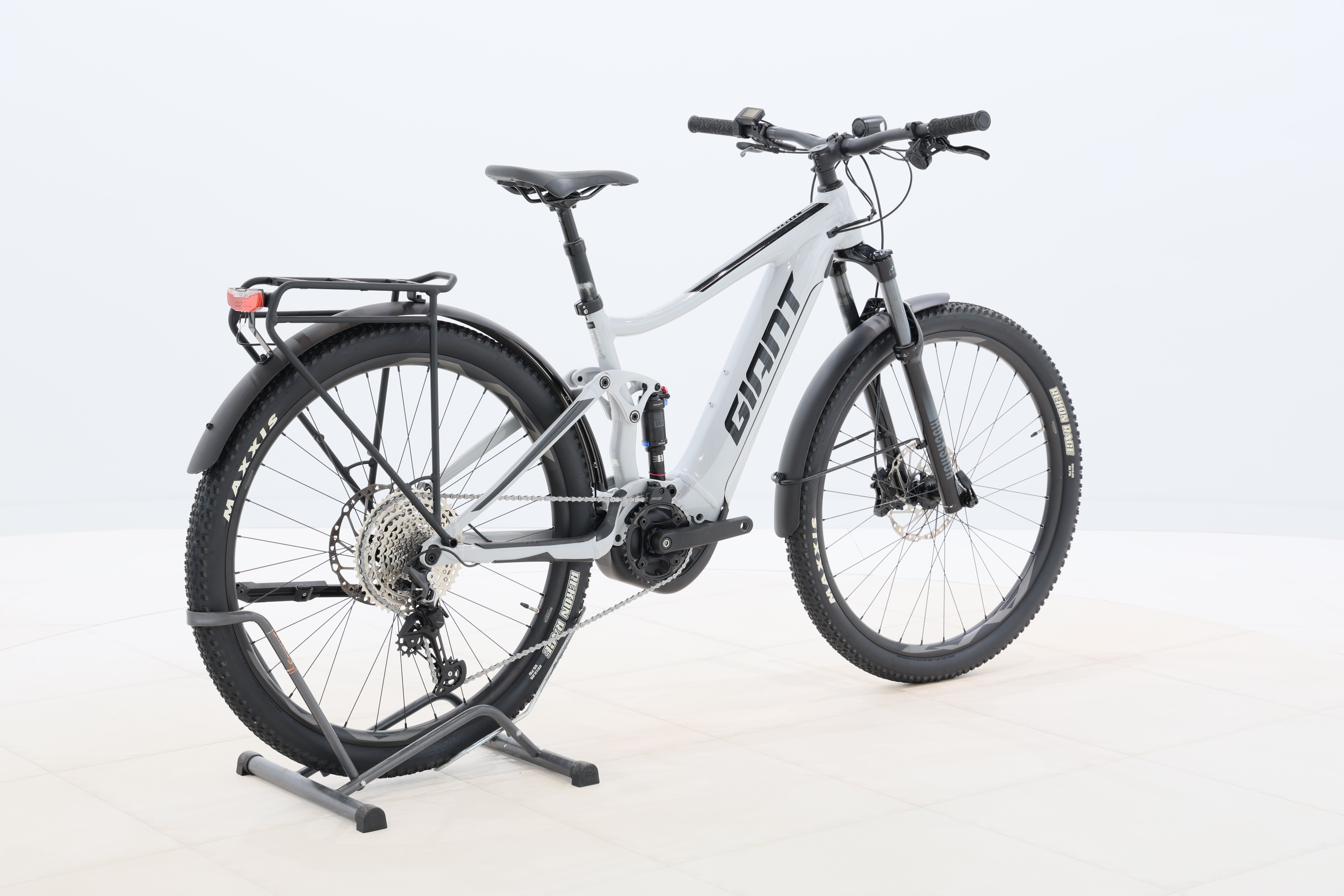 832d6b3e-e331-4909-b9a2-baea288f056a