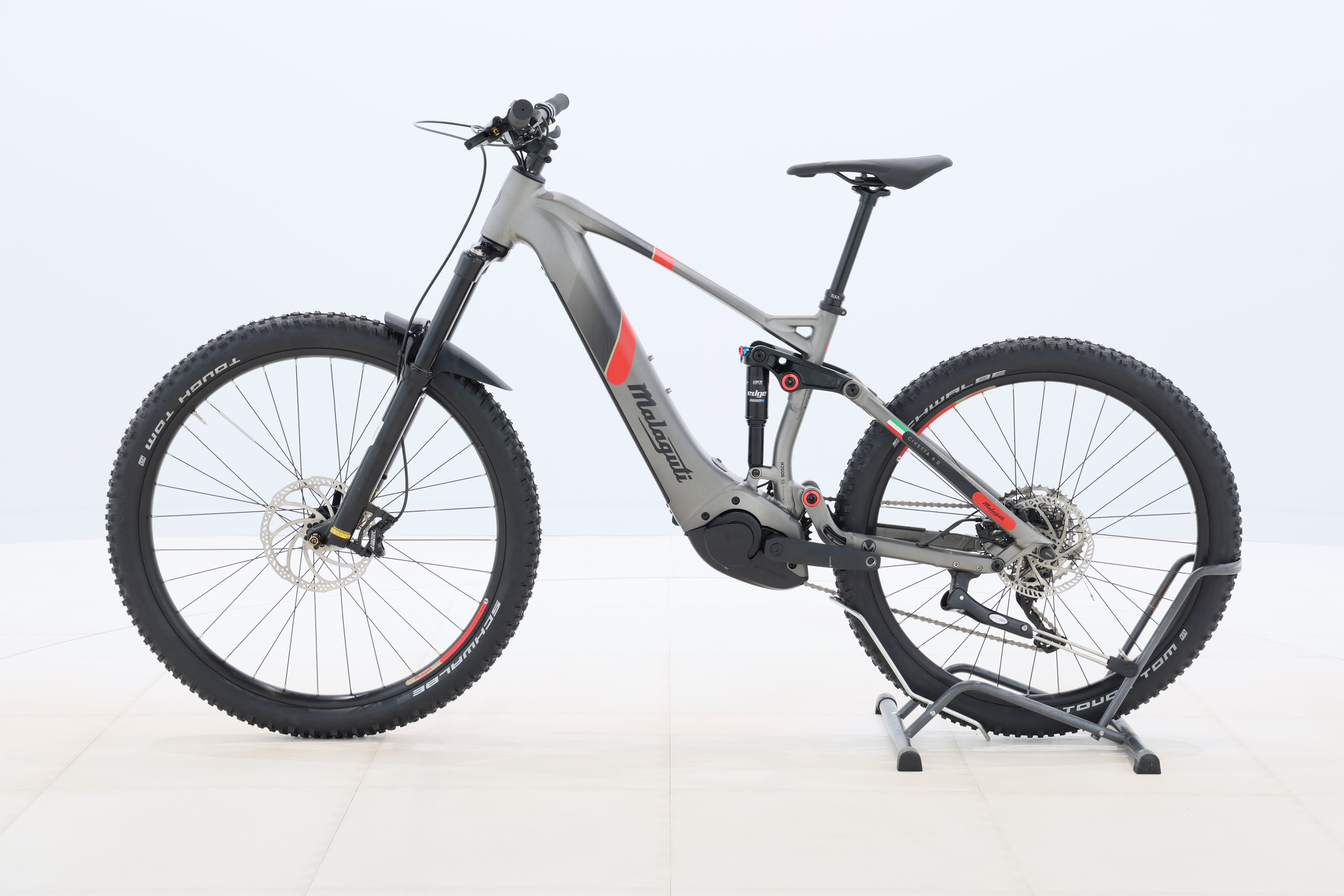 26b18c5e-dbe6-4936-8e41-de3a6a88aec5