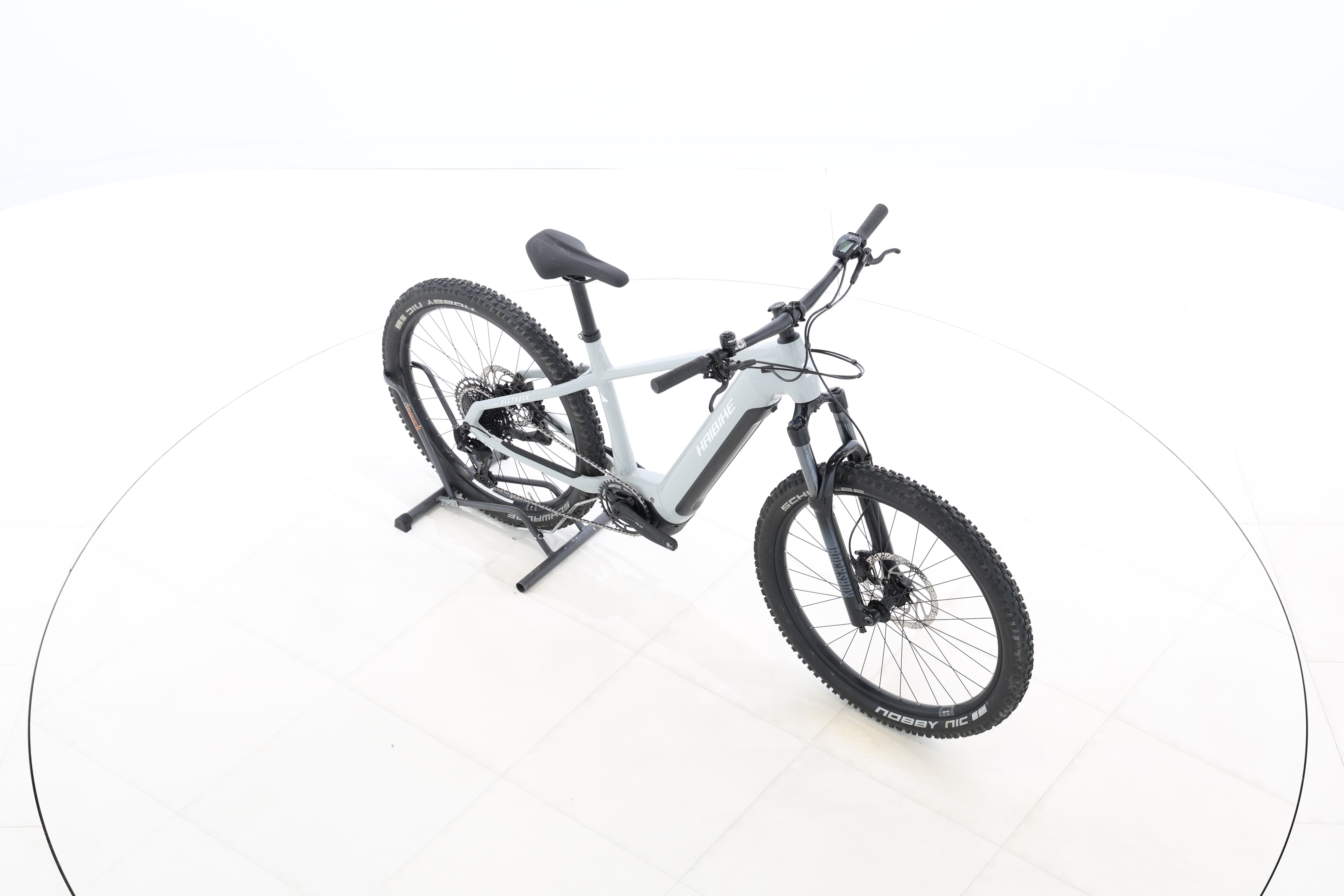 81bb8152-d6fa-4e26-8440-2ddbaf4ab8ec