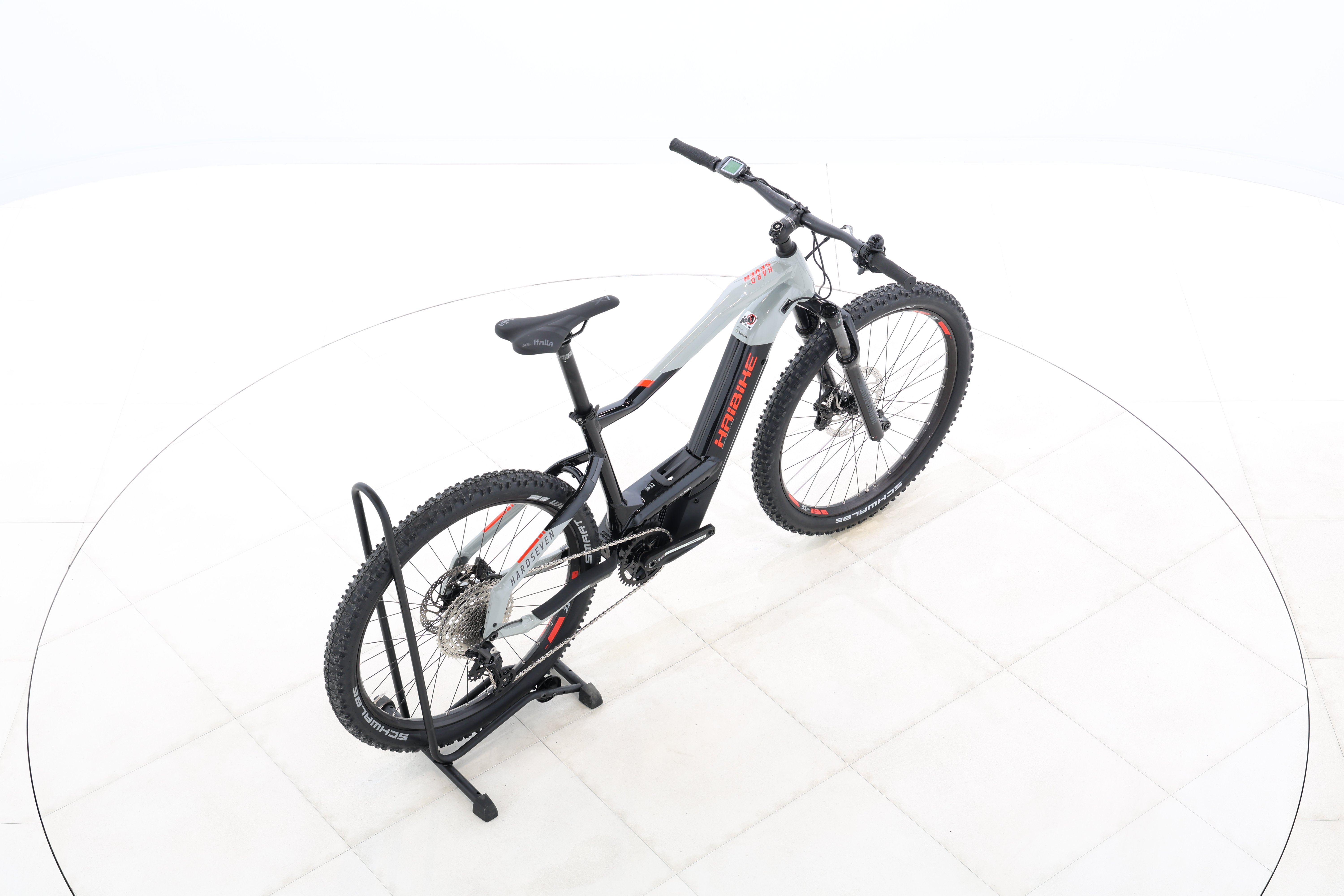 0c9b71d3-b2f9-4a46-a8dc-cfb8c8f5f98f