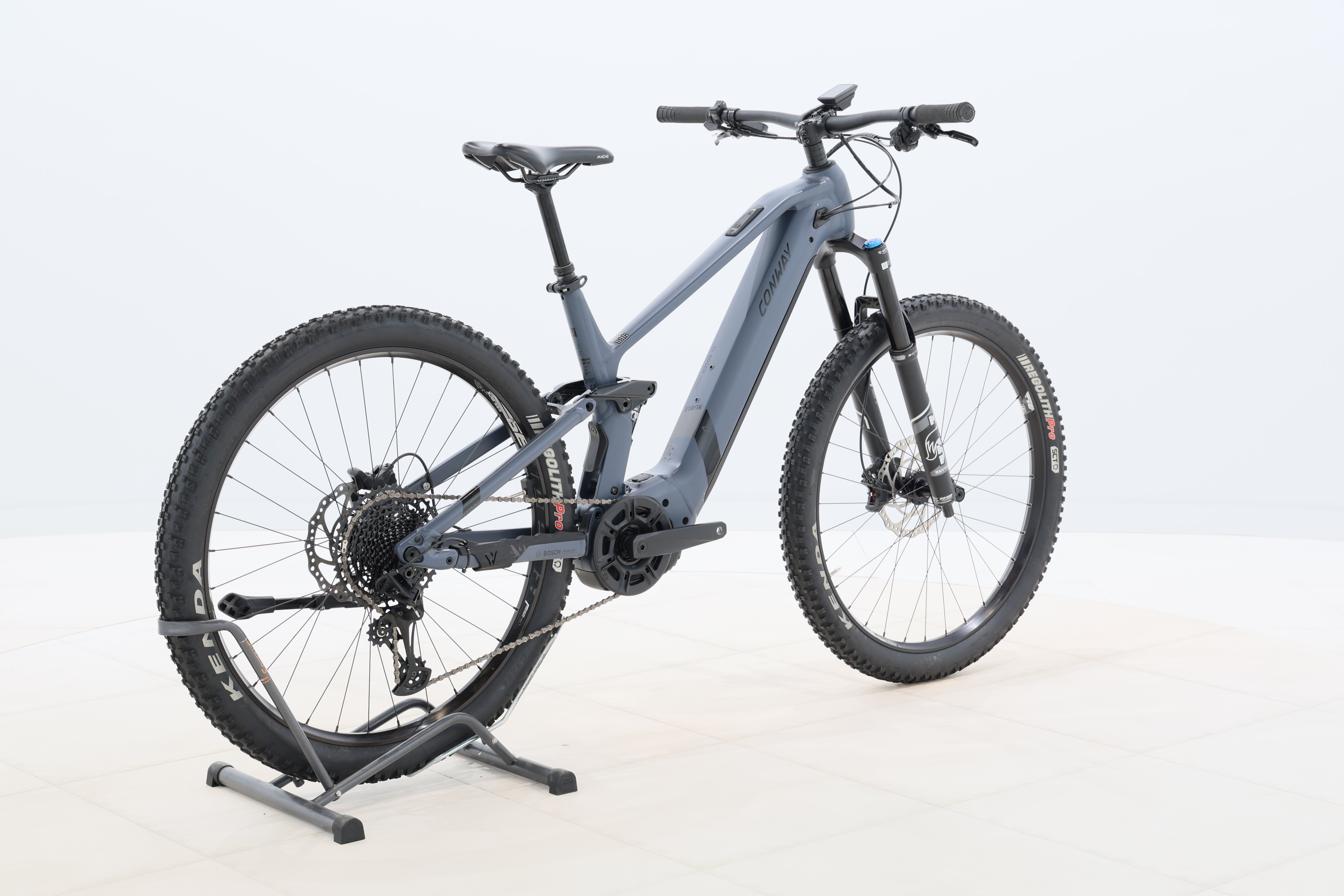 f5e304fc-b51e-4996-86f0-b57f816eb703