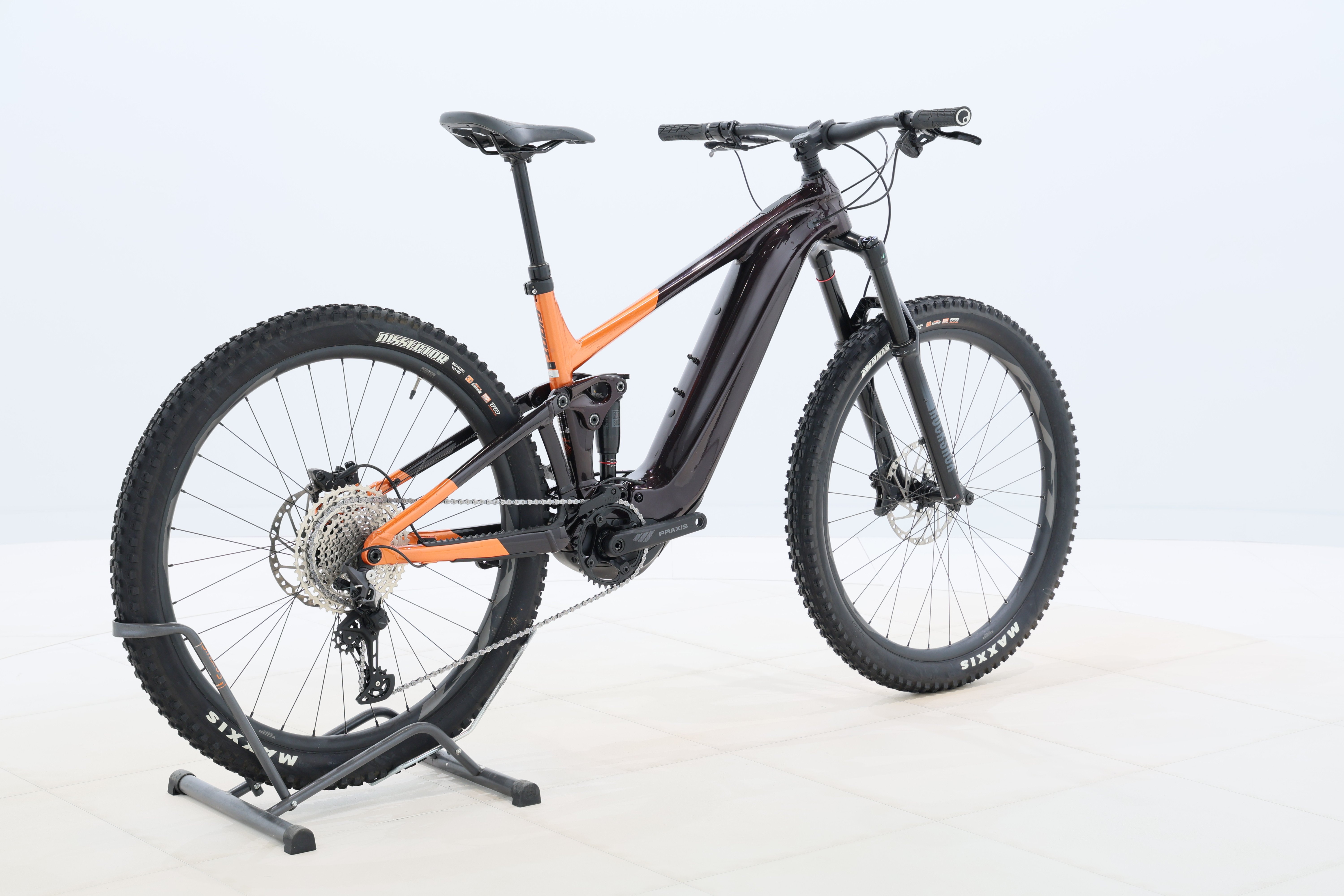 ef5c43f1-03cc-4c9c-b29f-3982c28366d0