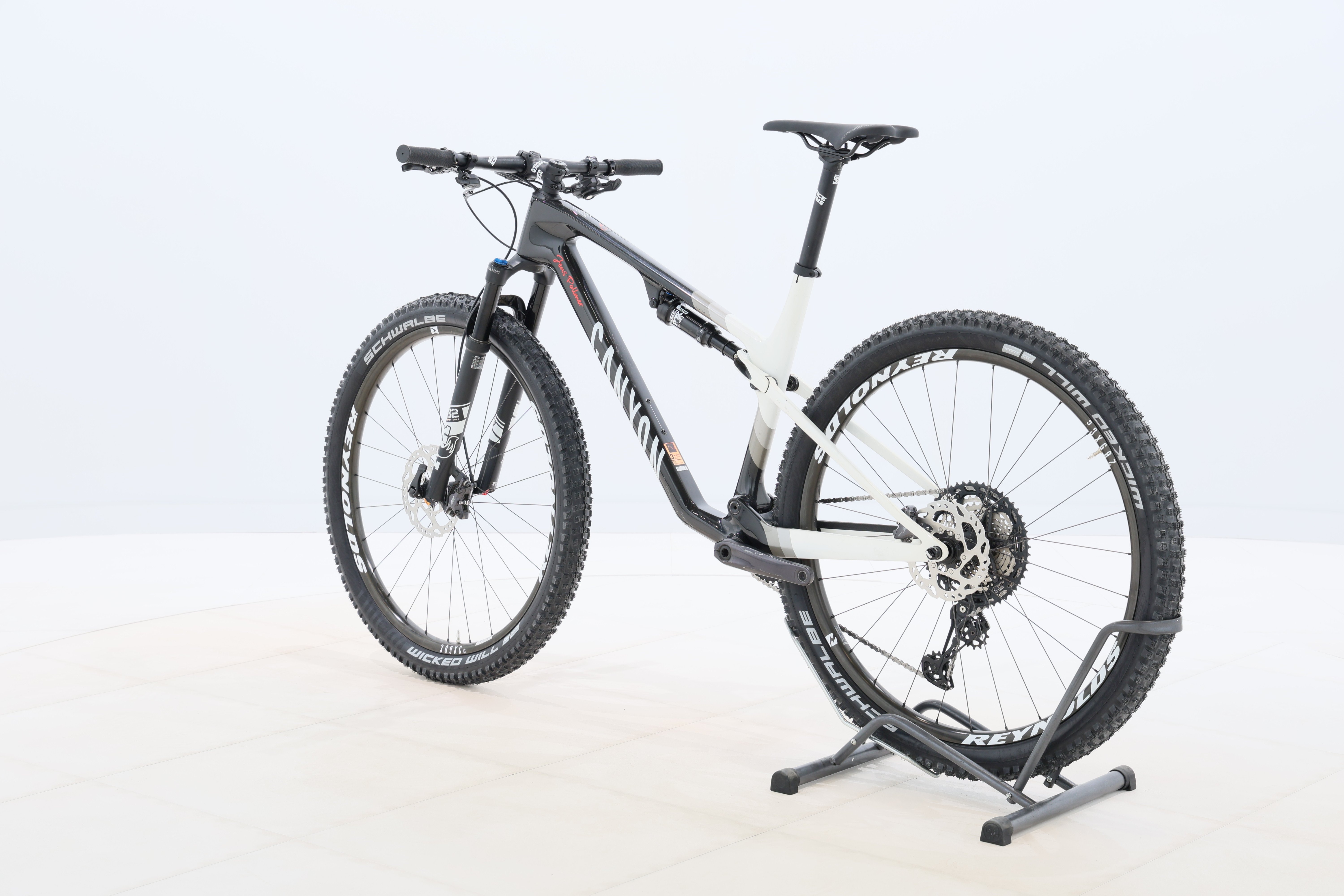 98a8b976-3d67-42a8-b642-c1c55ae7fb0e