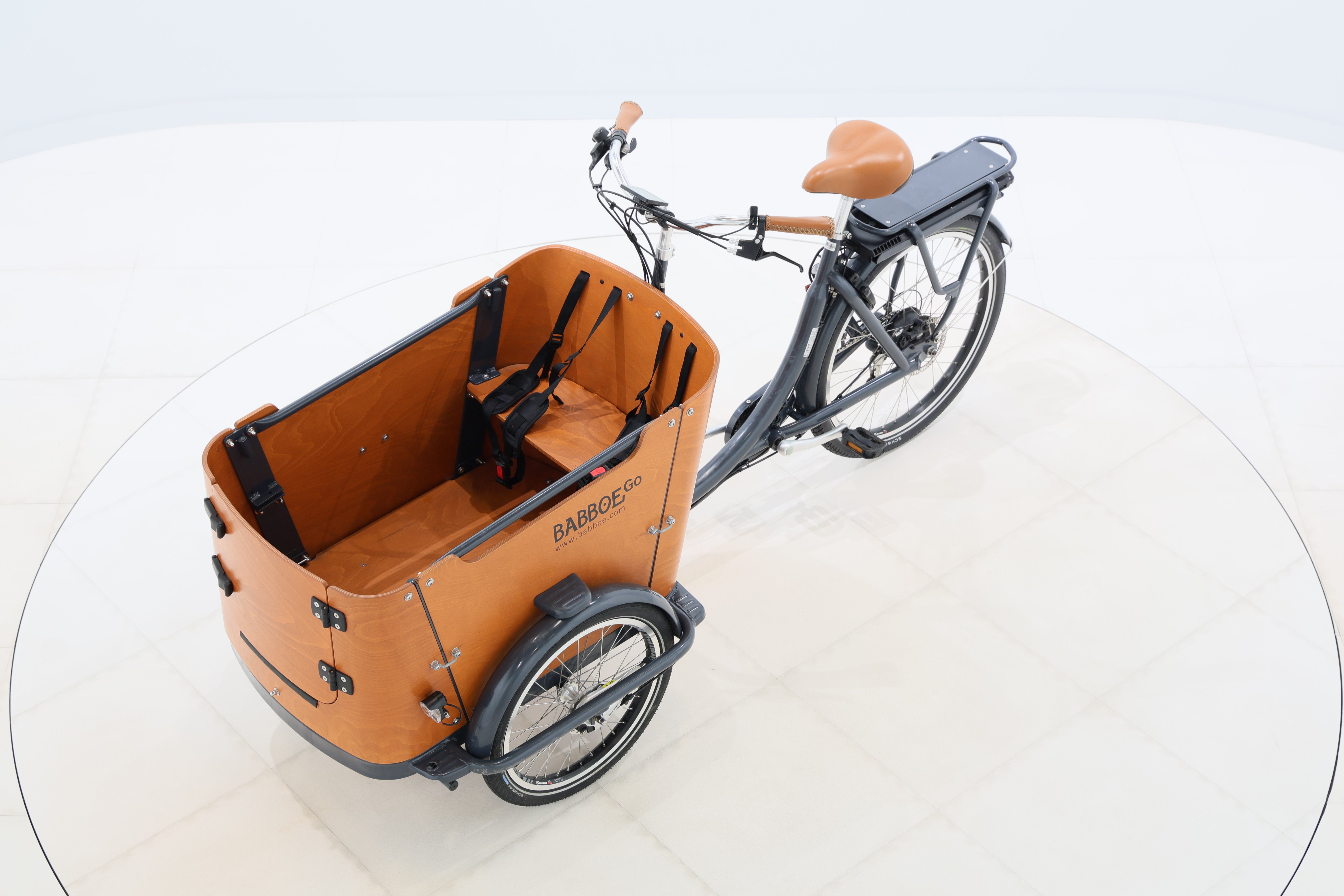 1e8a9b3d-8808-4263-afdd-02dcec937c3a