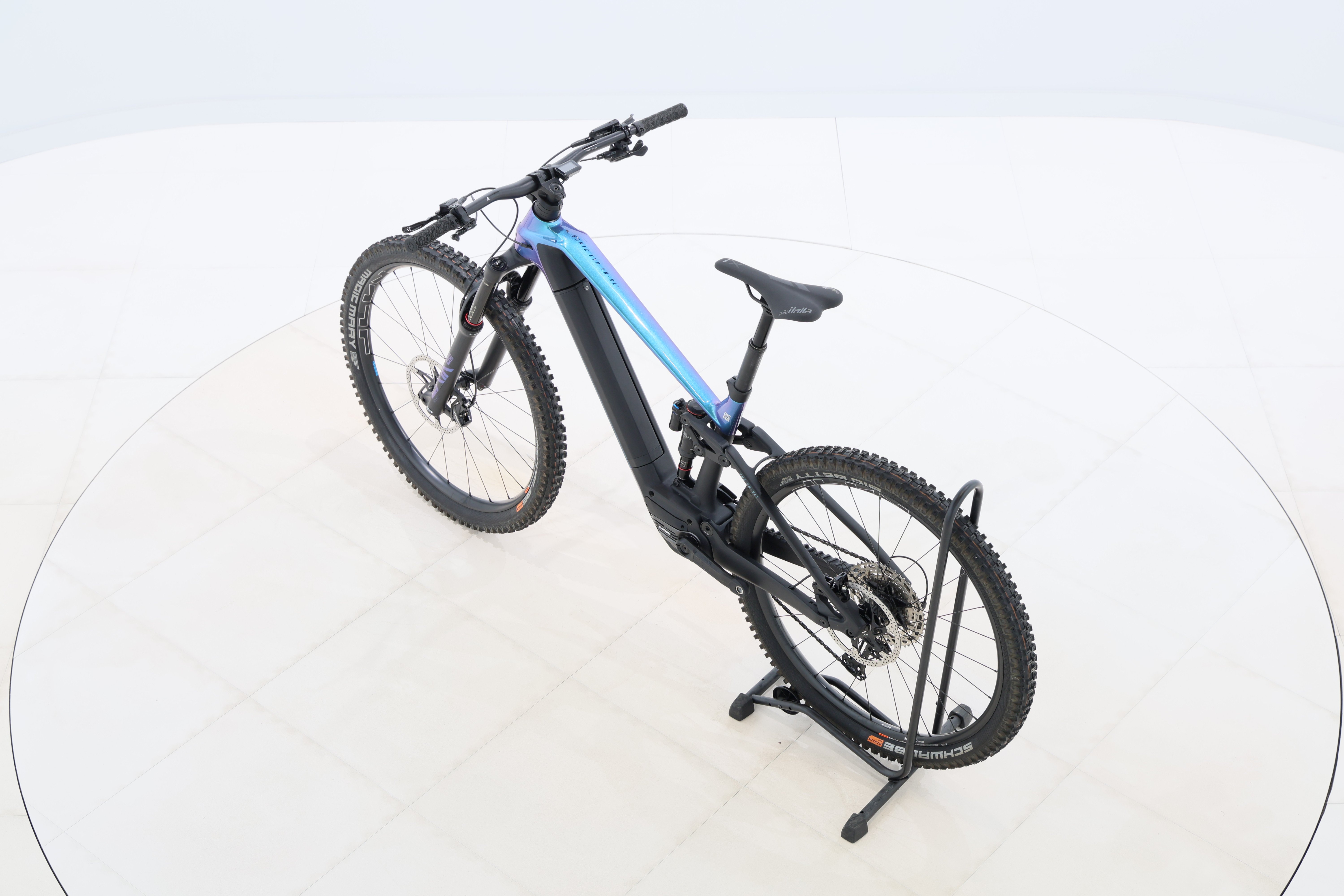 733ed686-c9ba-4589-a915-3ae42da9df3e