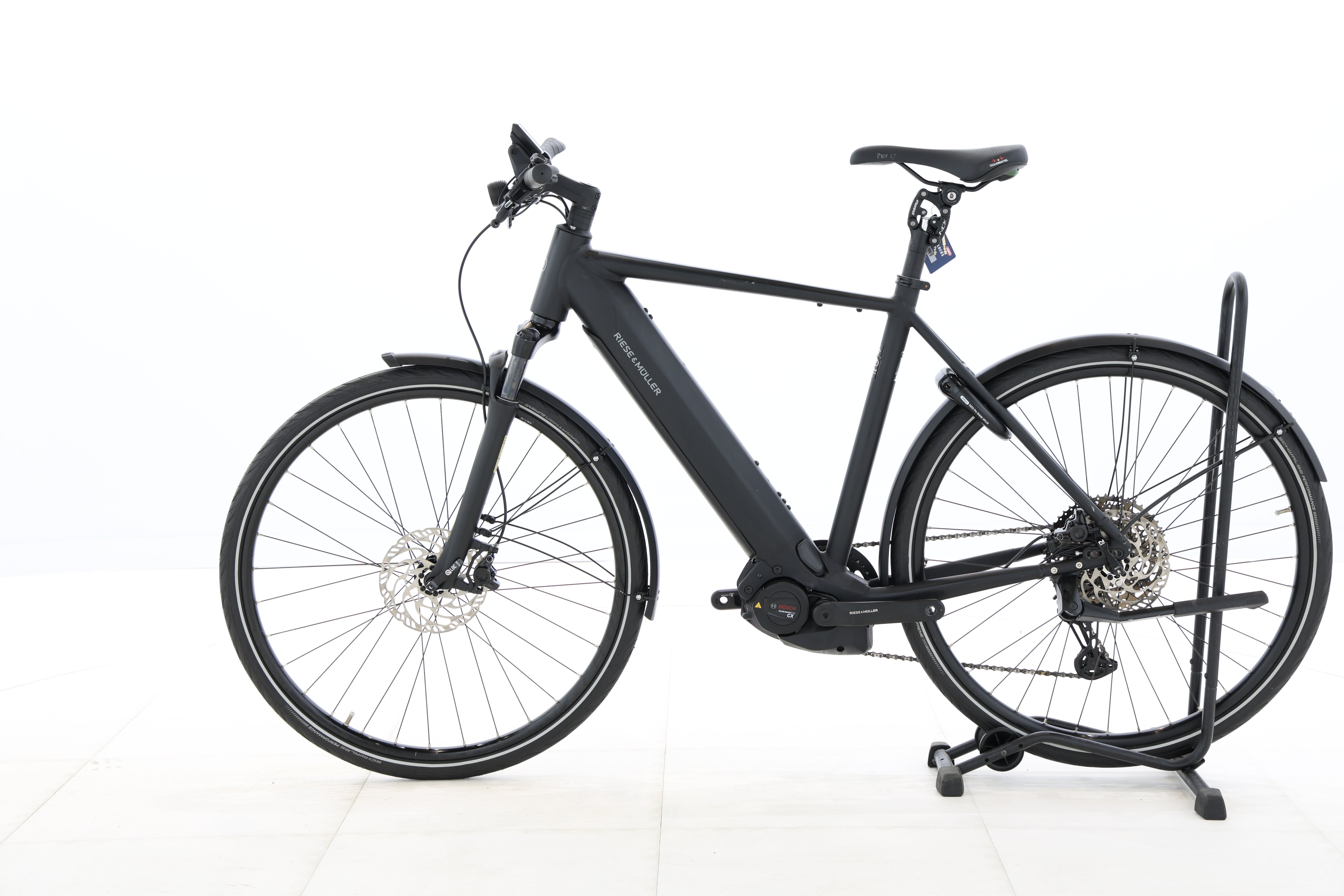 a6959b3b-692f-42ec-8d93-a8539eafd3e8