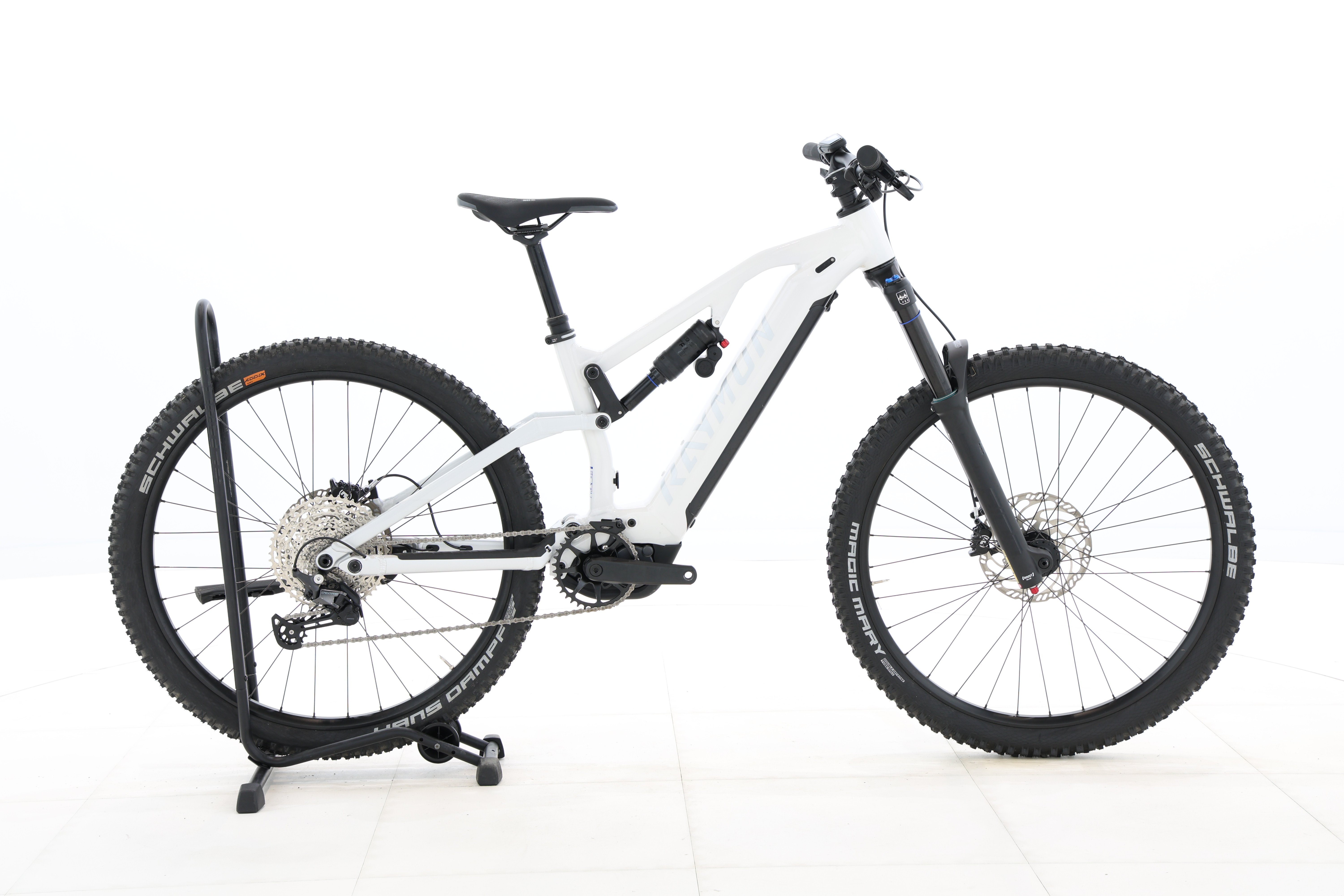 3d698cf0-f09f-467f-8a2b-453aac3c215d