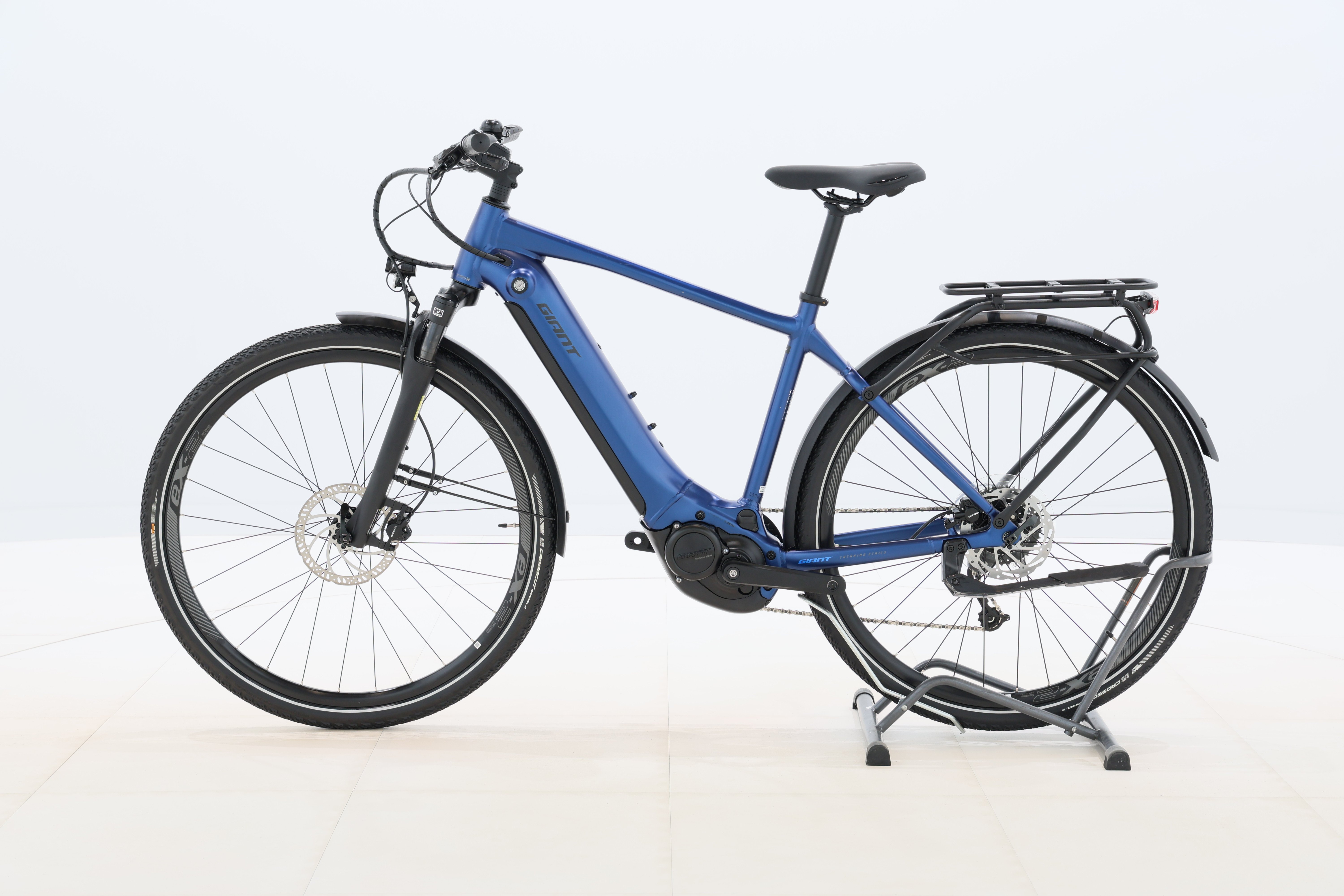 fe5aabfd-f923-4043-bbac-9218f6b0140b