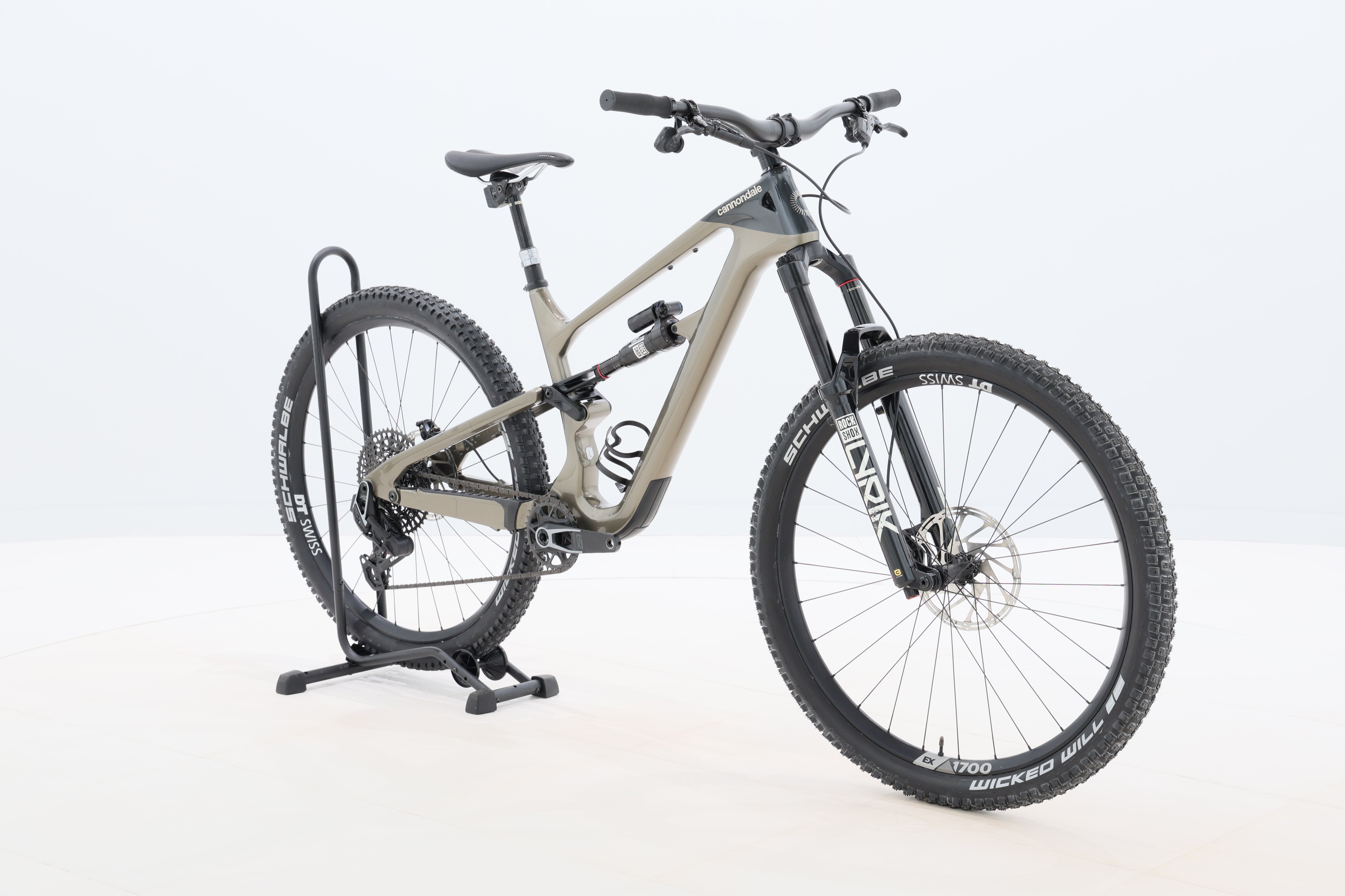 16b9b5d2-89e9-4c72-a3ac-2a67efe3e111