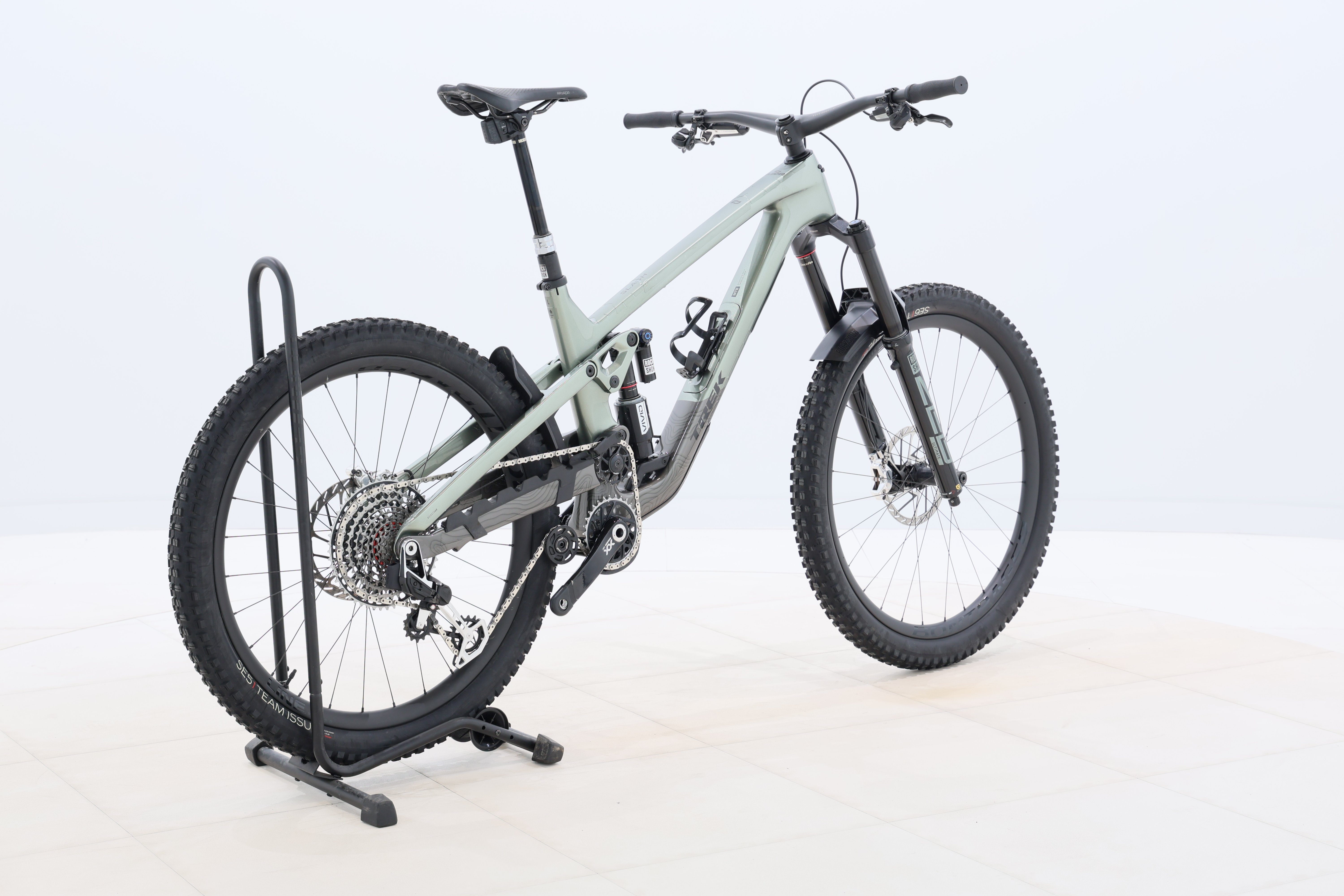 eb6a5caa-0adf-4f87-98a6-59d9a1cf0a60