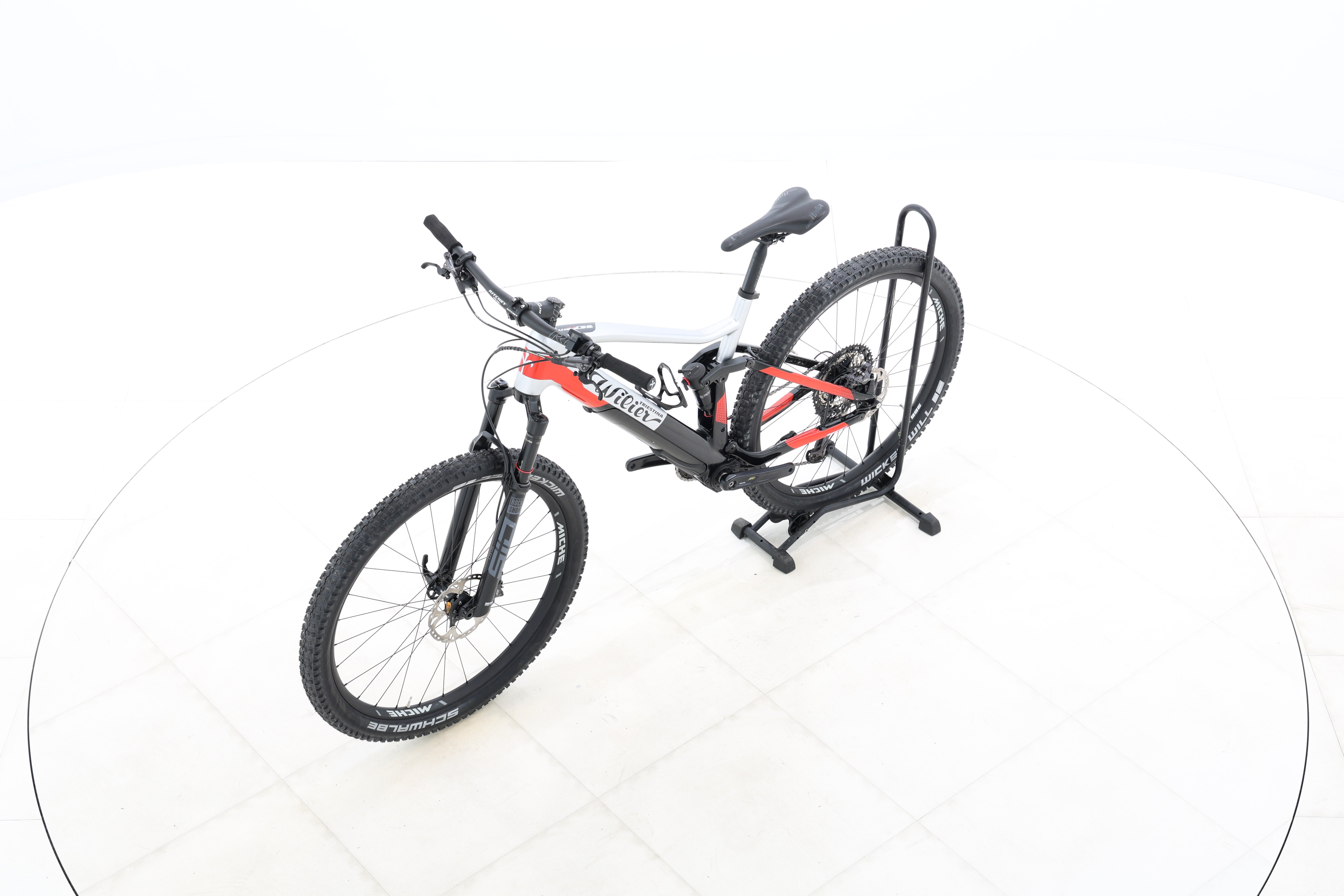 c633de94-dced-4211-b838-17a04facd128