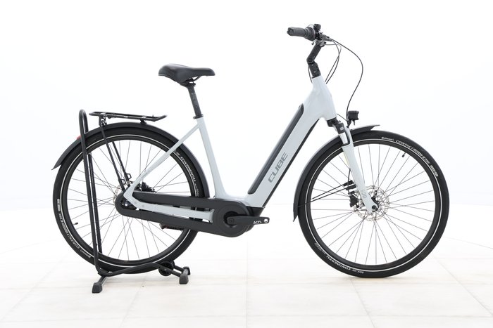 Cube SUPREME HYBRID ONE 400 2023