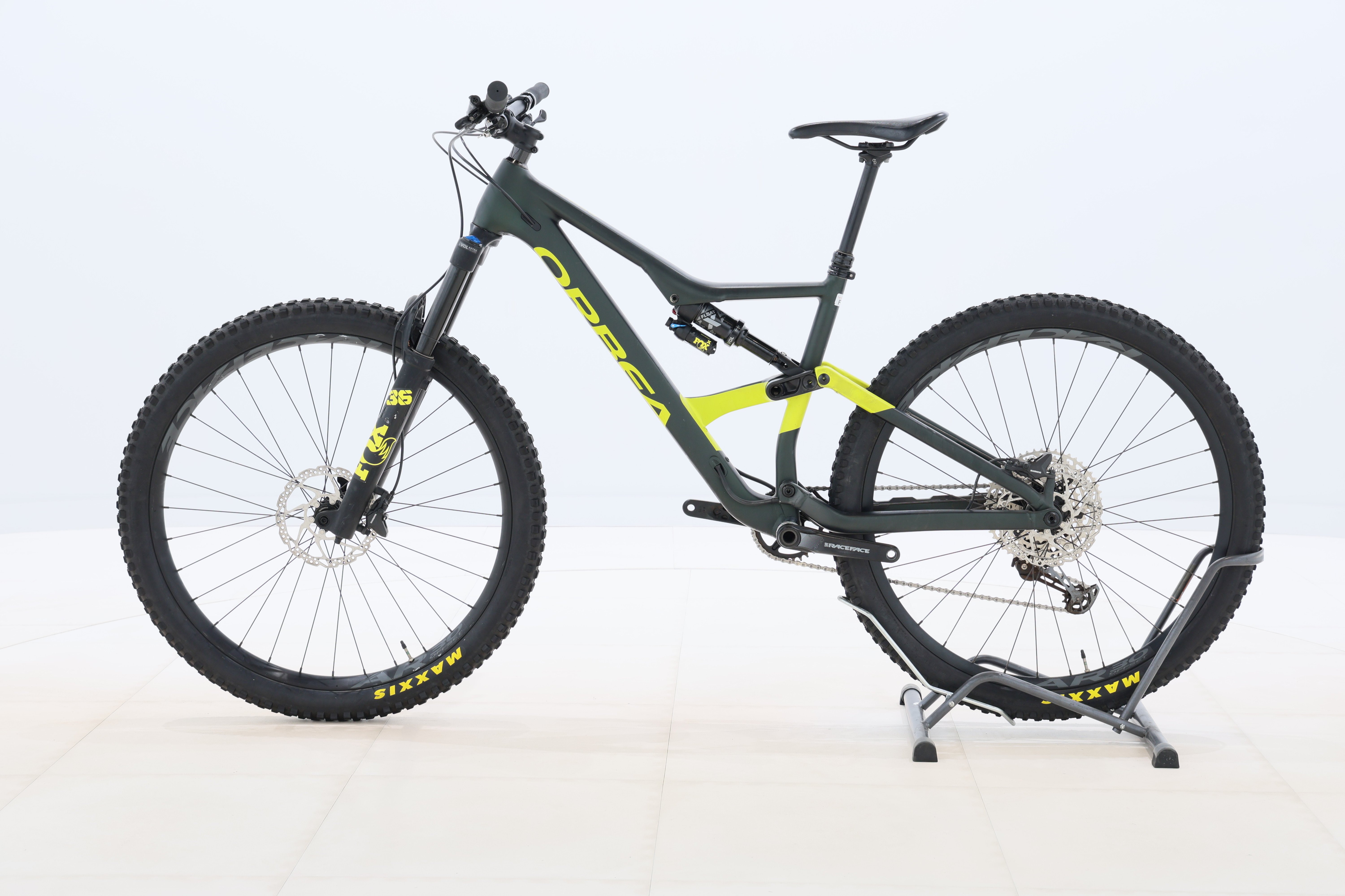 c2f5fe3b-56b6-437f-b745-906c00dddb10