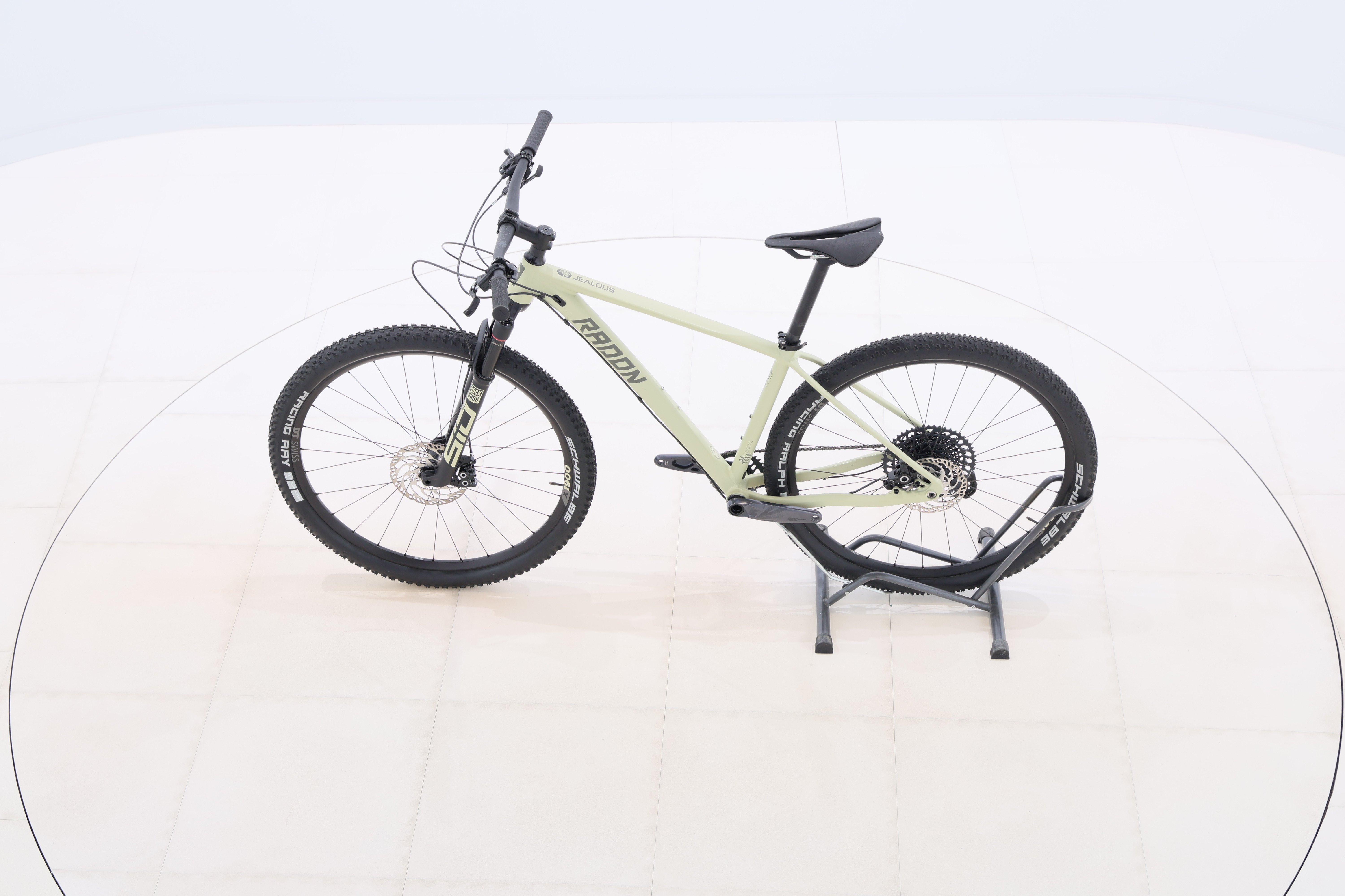 a74ec87e-1636-4c59-87eb-57d24f374d5a