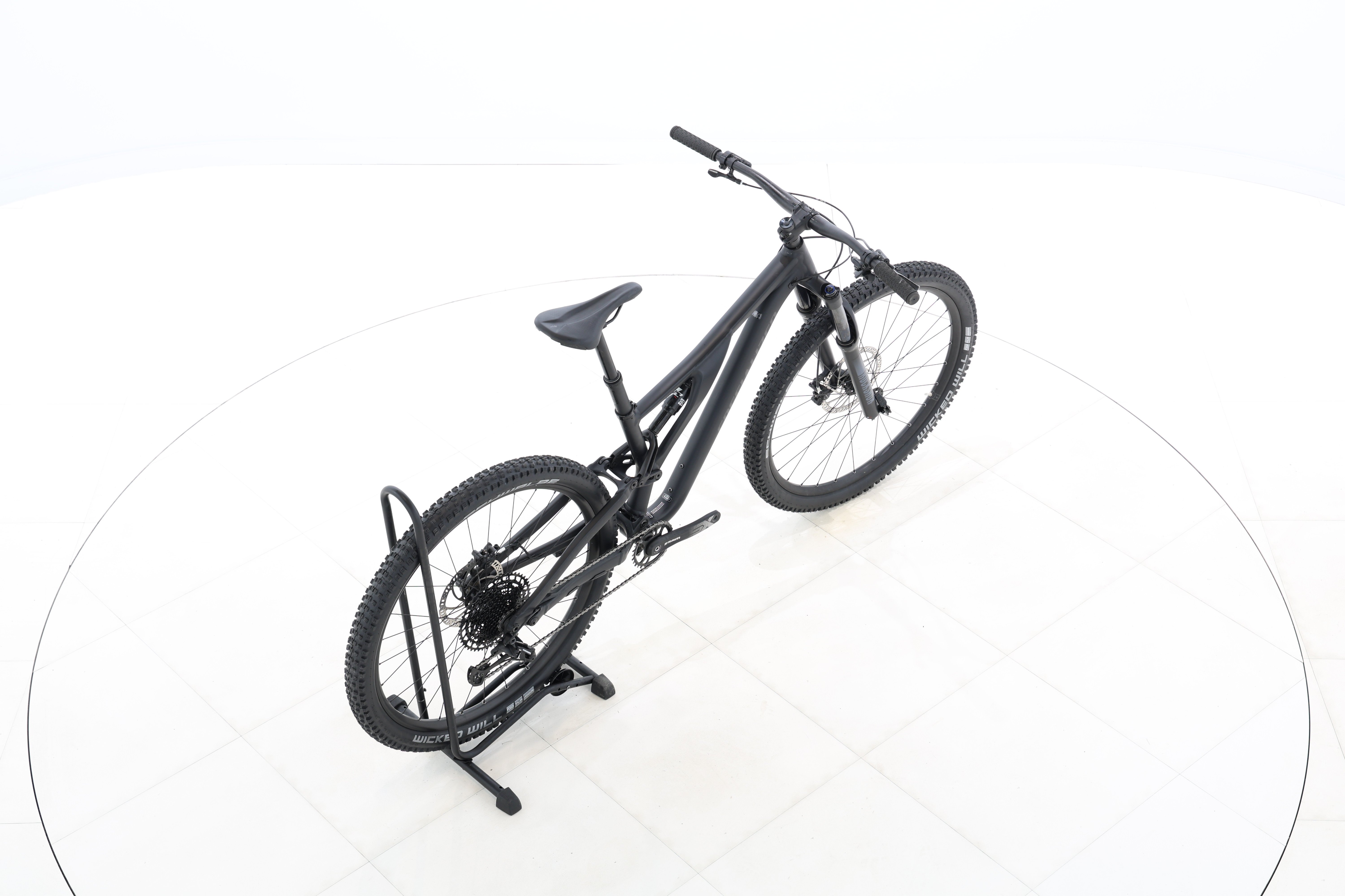 0e68c9e6-e2d4-46d4-901c-d908b81e71ac