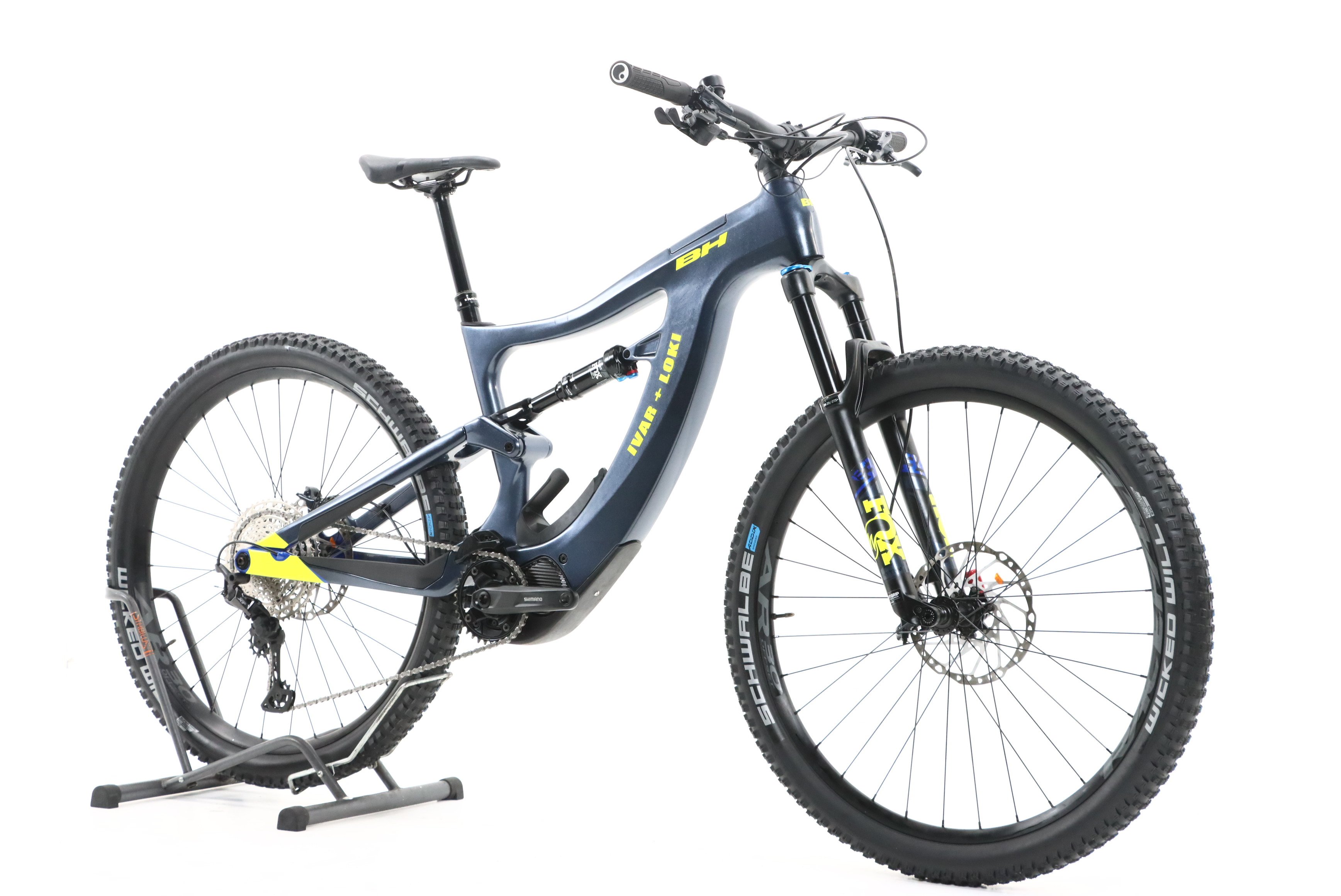 945da083-facd-4b1b-8e2e-a3d23d5e40ab