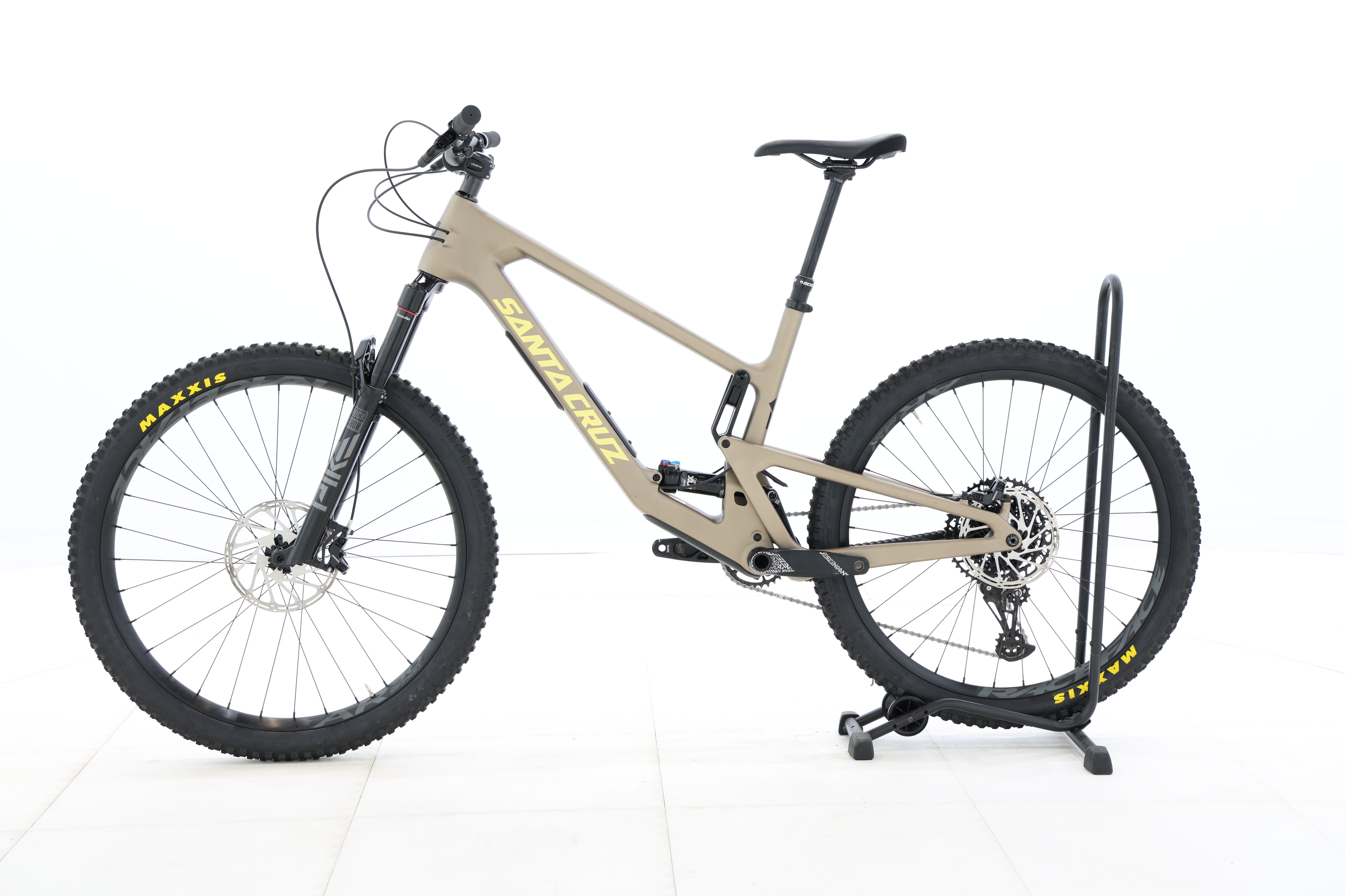 d9db816e-cf19-490c-9cb6-c620d108f75b