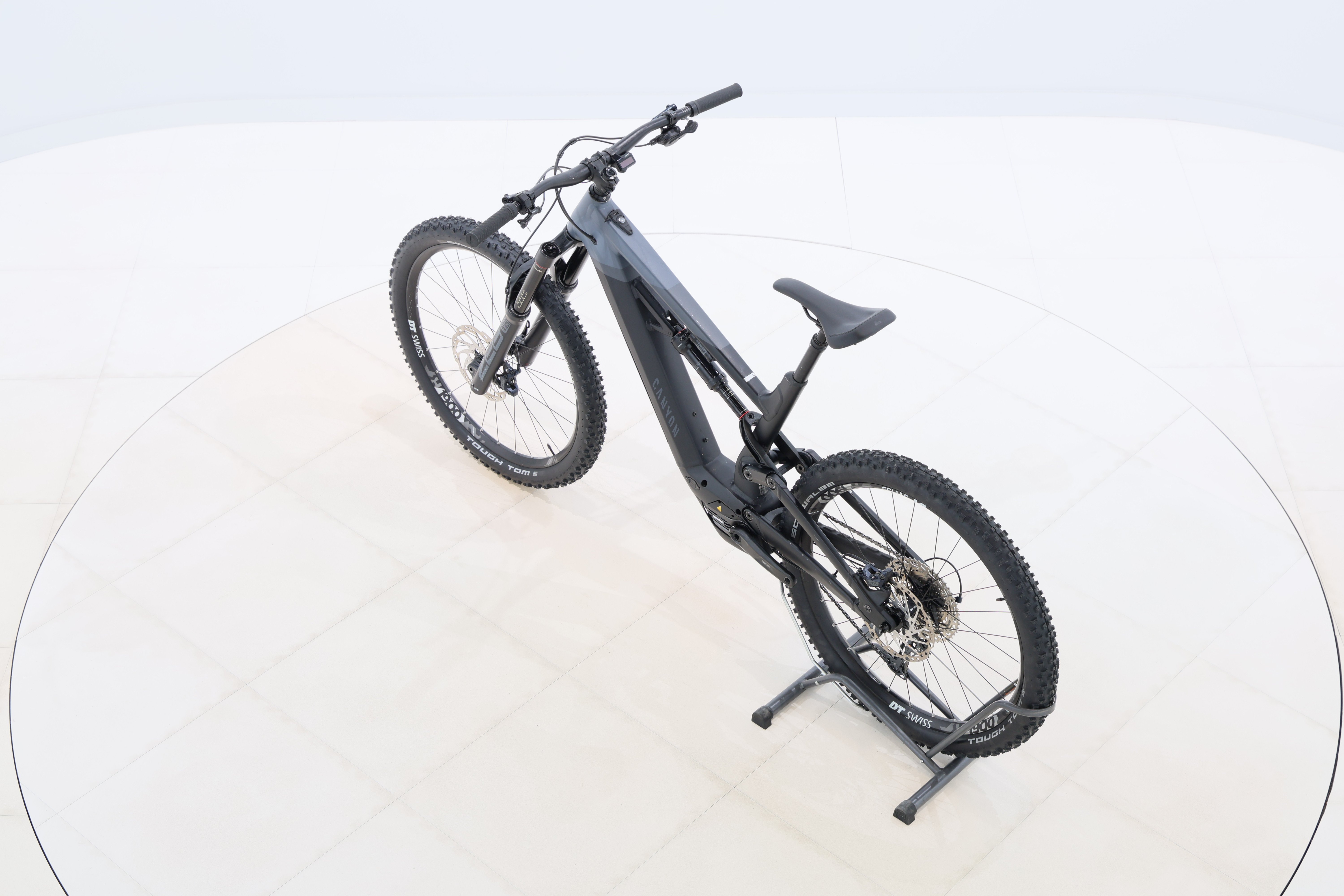 16dbec28-5b73-41fb-9316-921e46f752c4