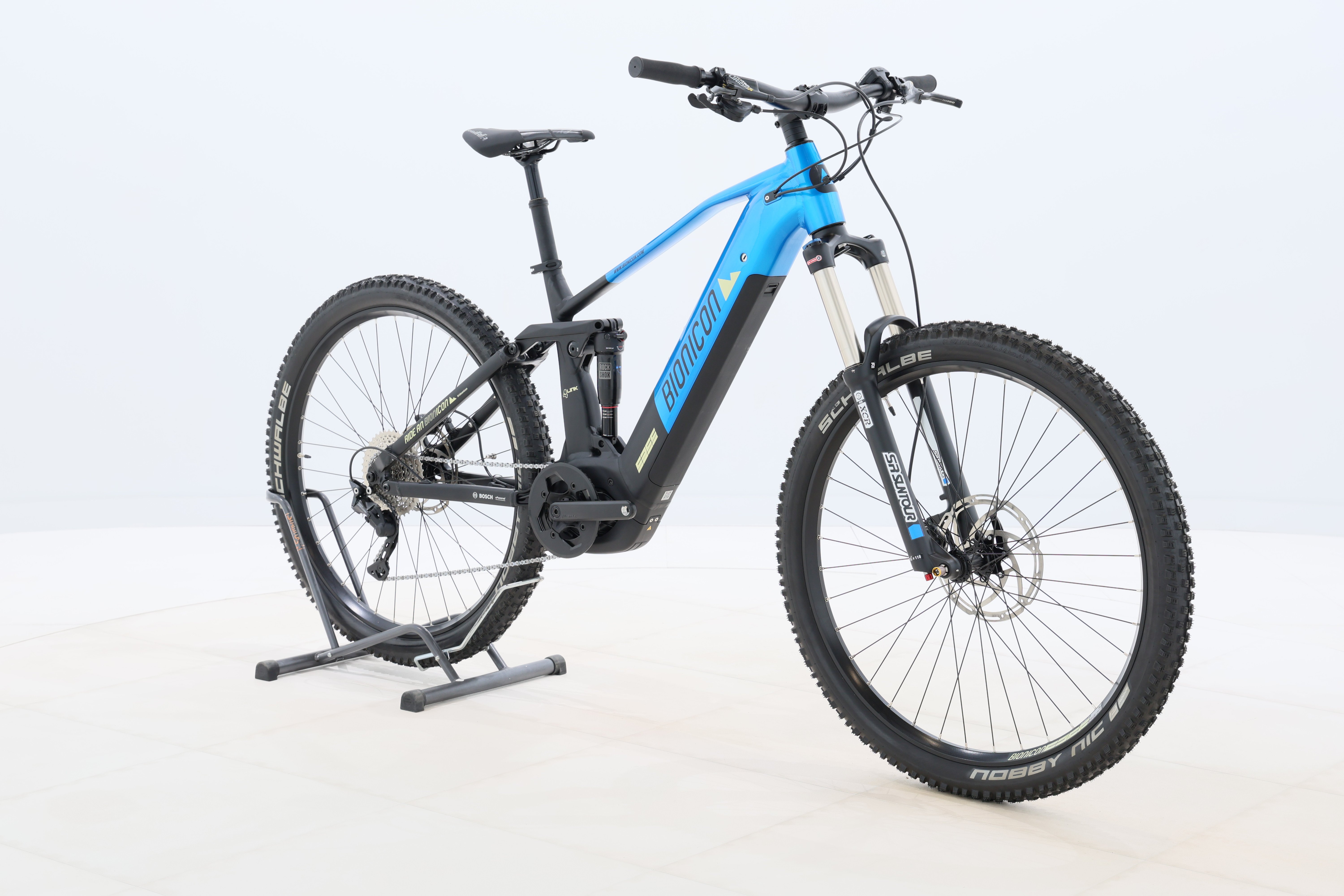 a61a3c79-a4d4-451b-9840-717ba6089203