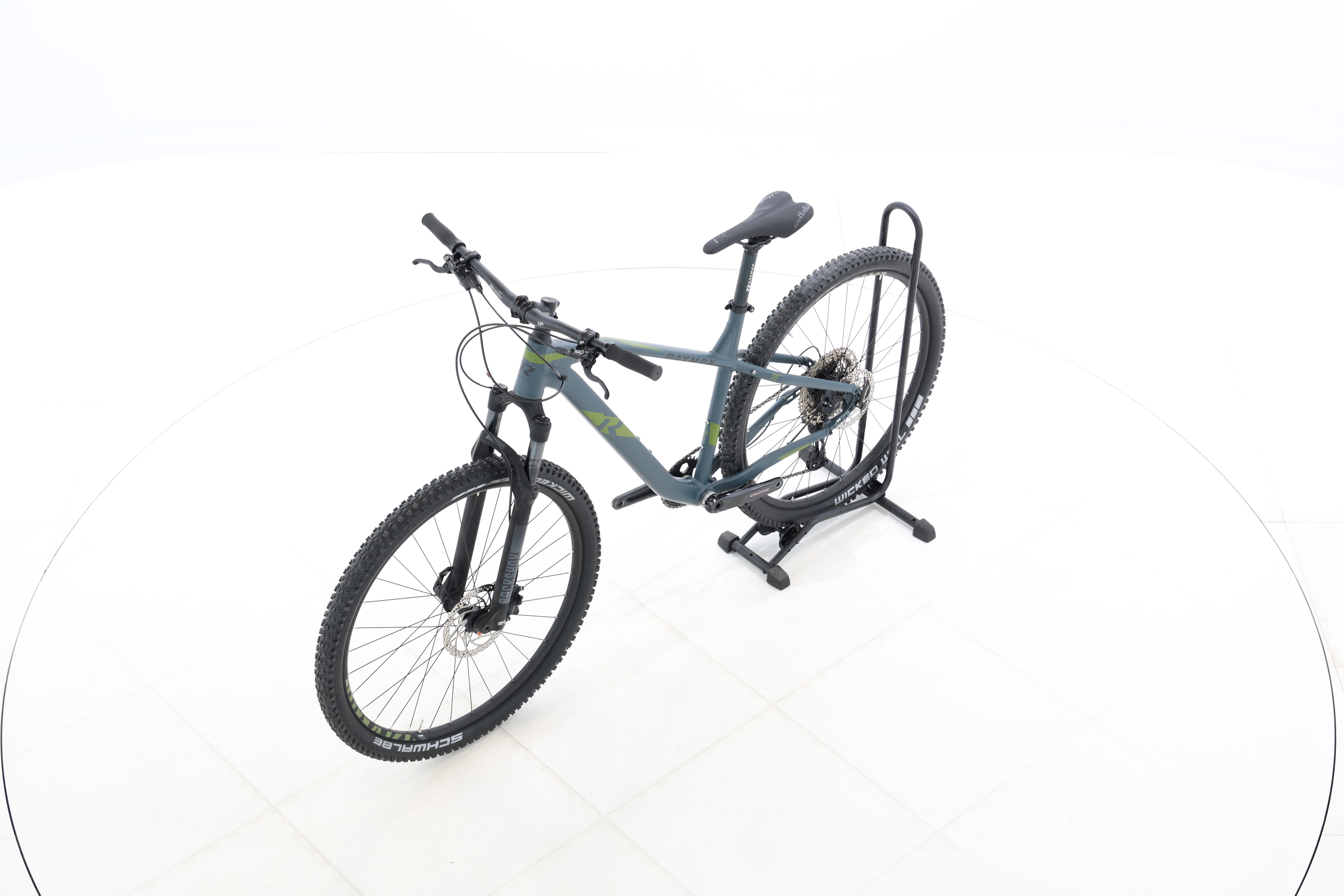 d357fb66-e433-439e-9752-ab9595f838e3