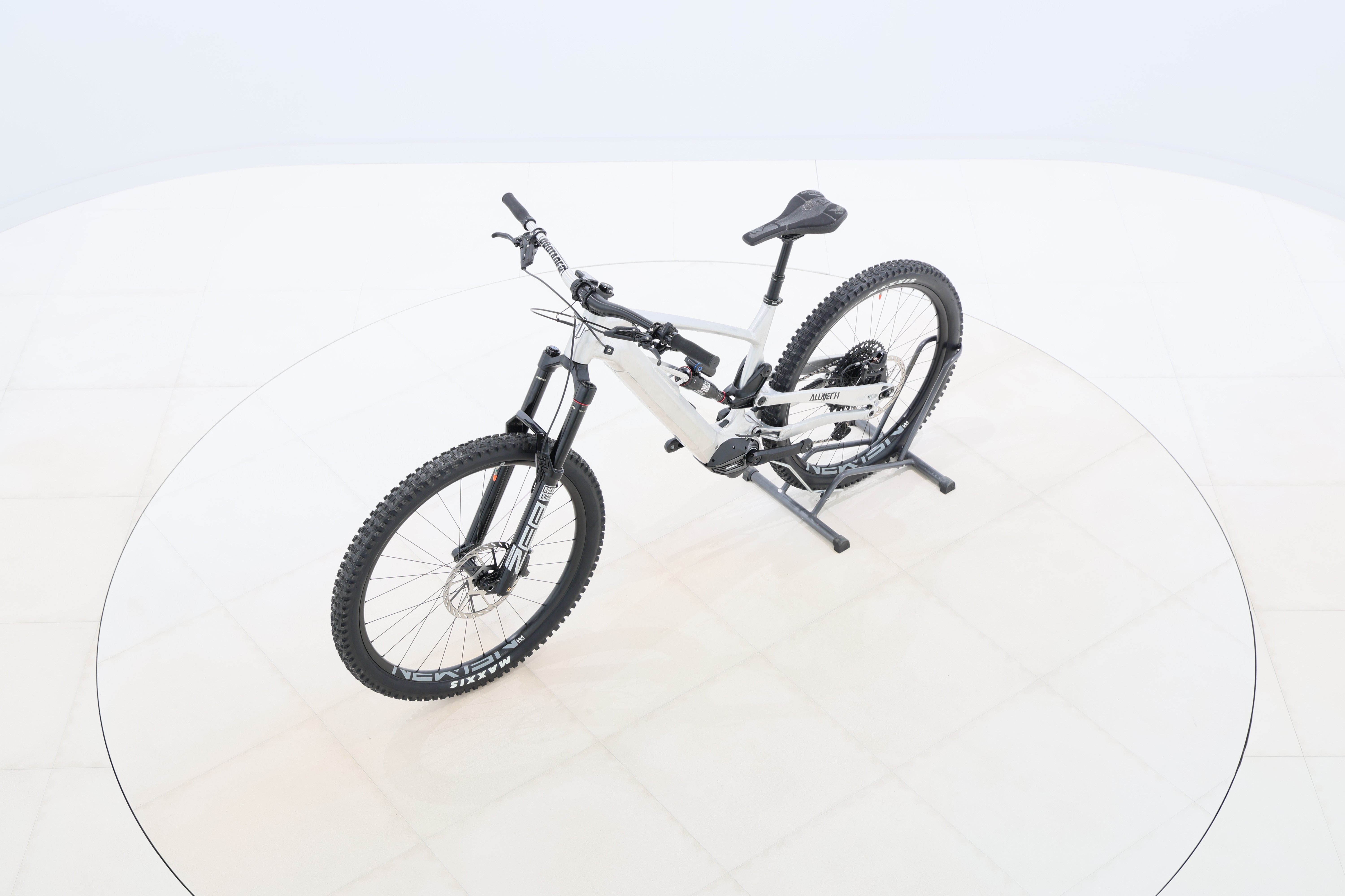 d161b995-b255-4cef-bb8d-7807ddc170a3