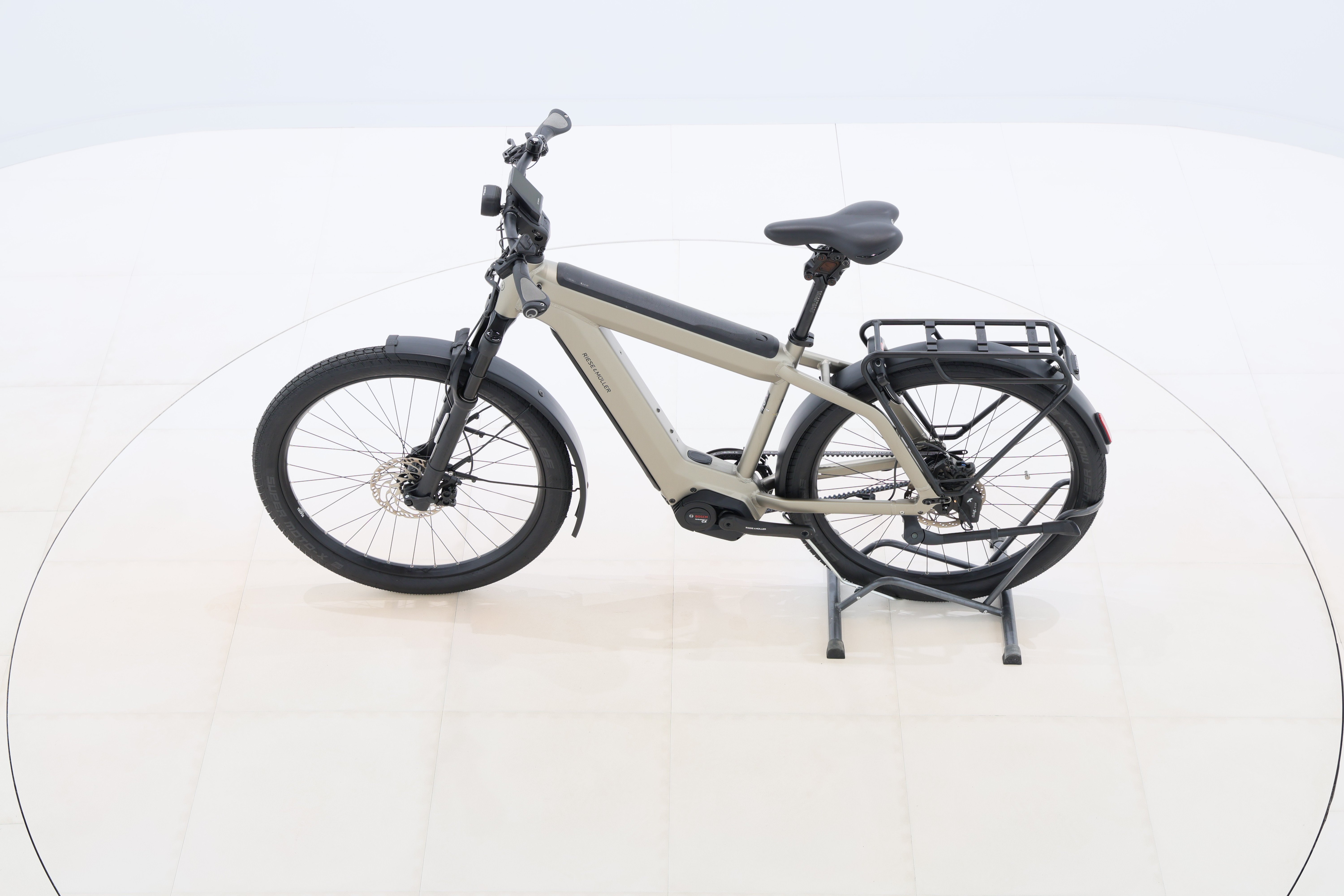 d9803130-b3d2-45bc-8898-5998f8775a8f