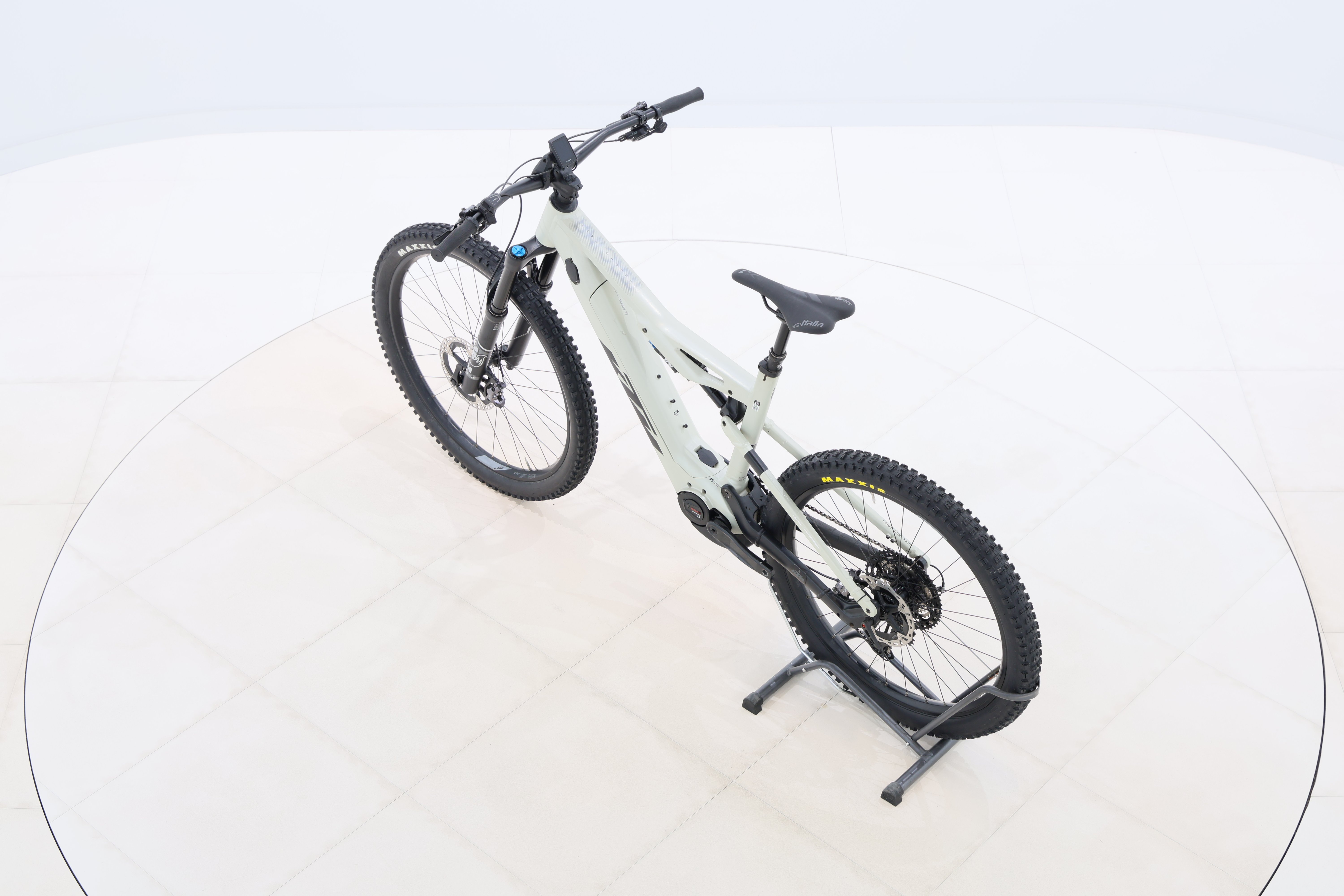 3e8930c1-440f-4e29-b791-d51725272043