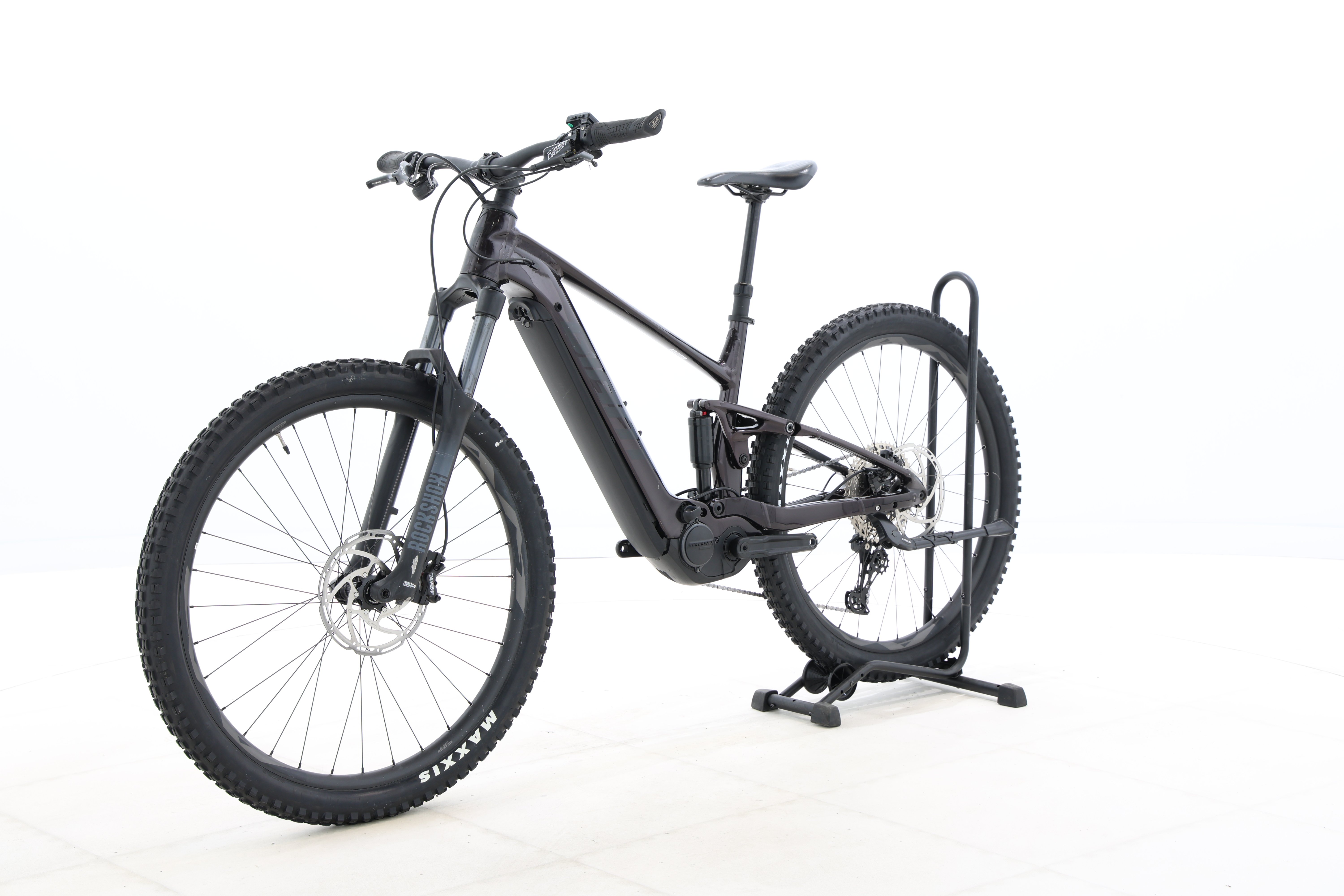 d9874fa9-cba4-4c0d-aef8-071bb6922414