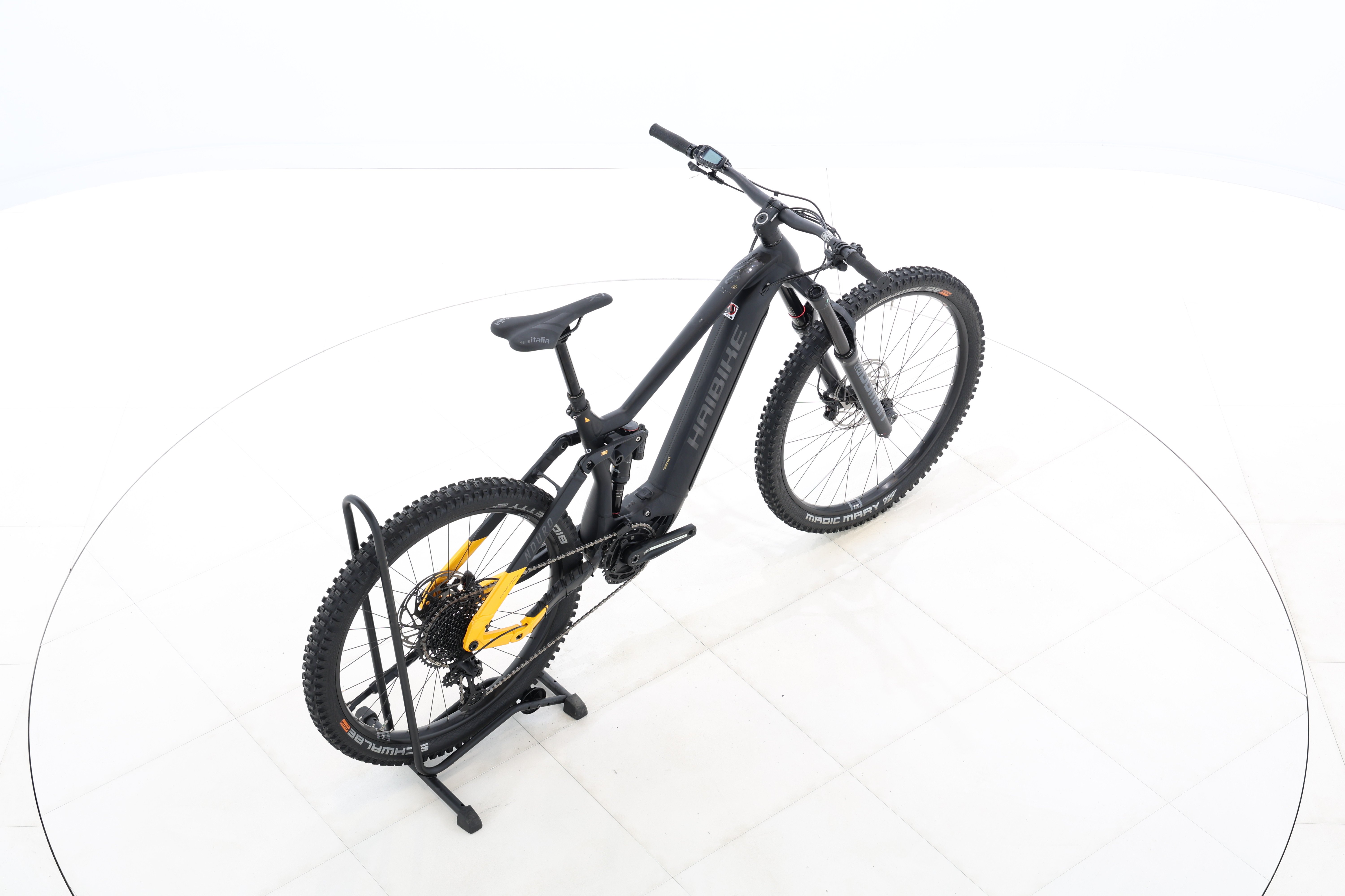 28ca3253-f49c-40c0-b93d-28f7291cf3b7