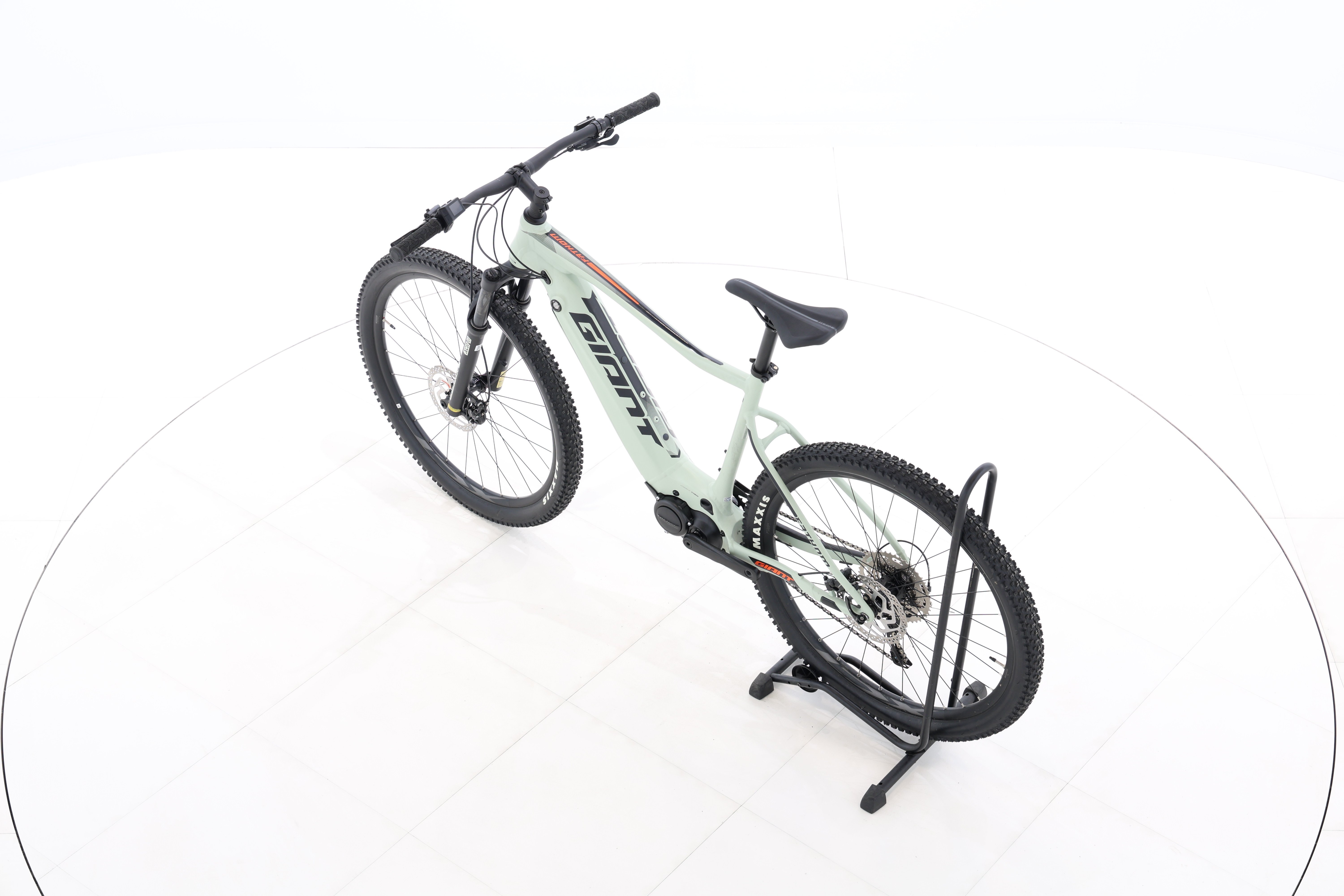 d9b47906-4832-4a2b-8f3e-6b94dd7e2d91