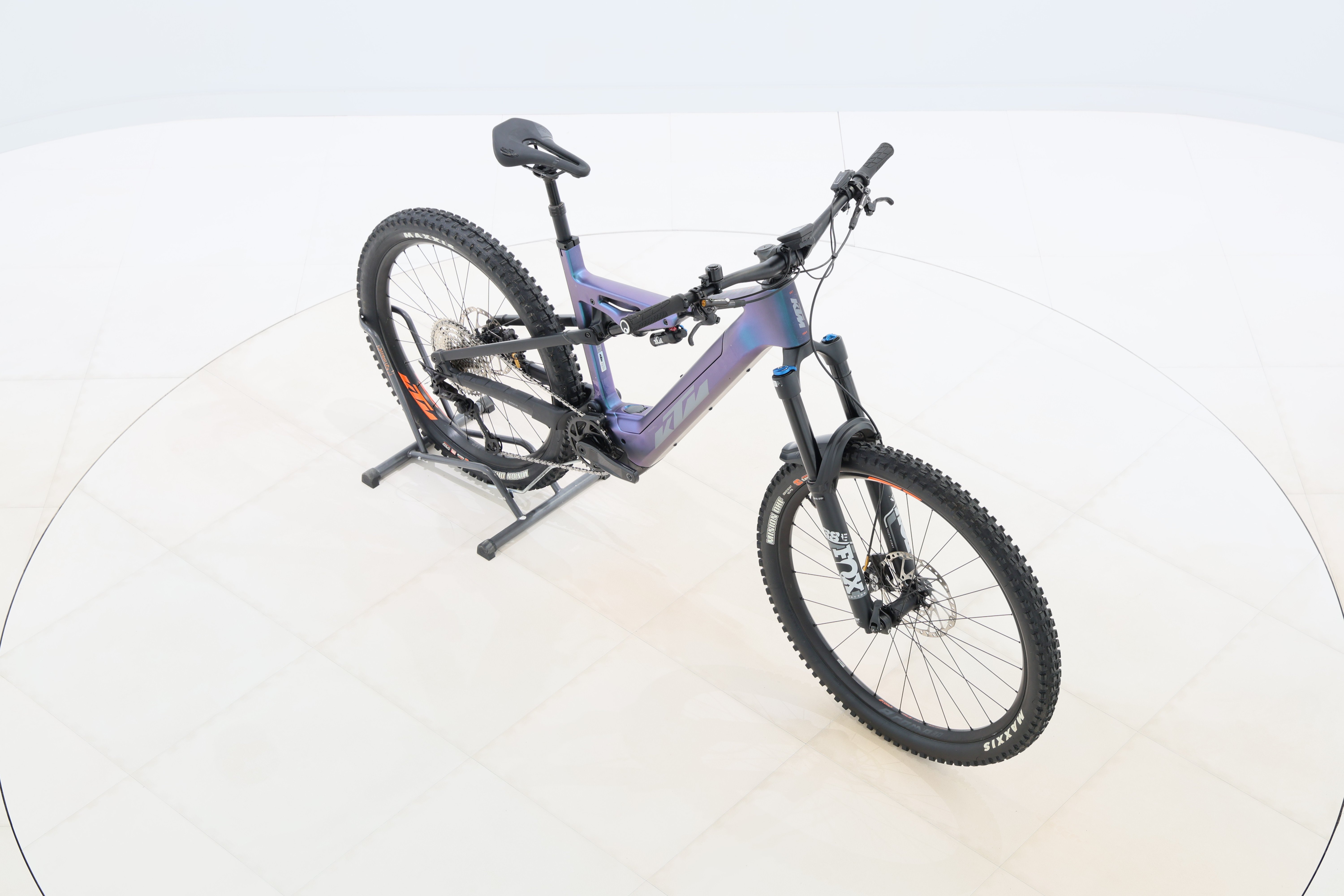 ef2299e1-2a6a-4ee8-85a3-2e06e6f78c4f