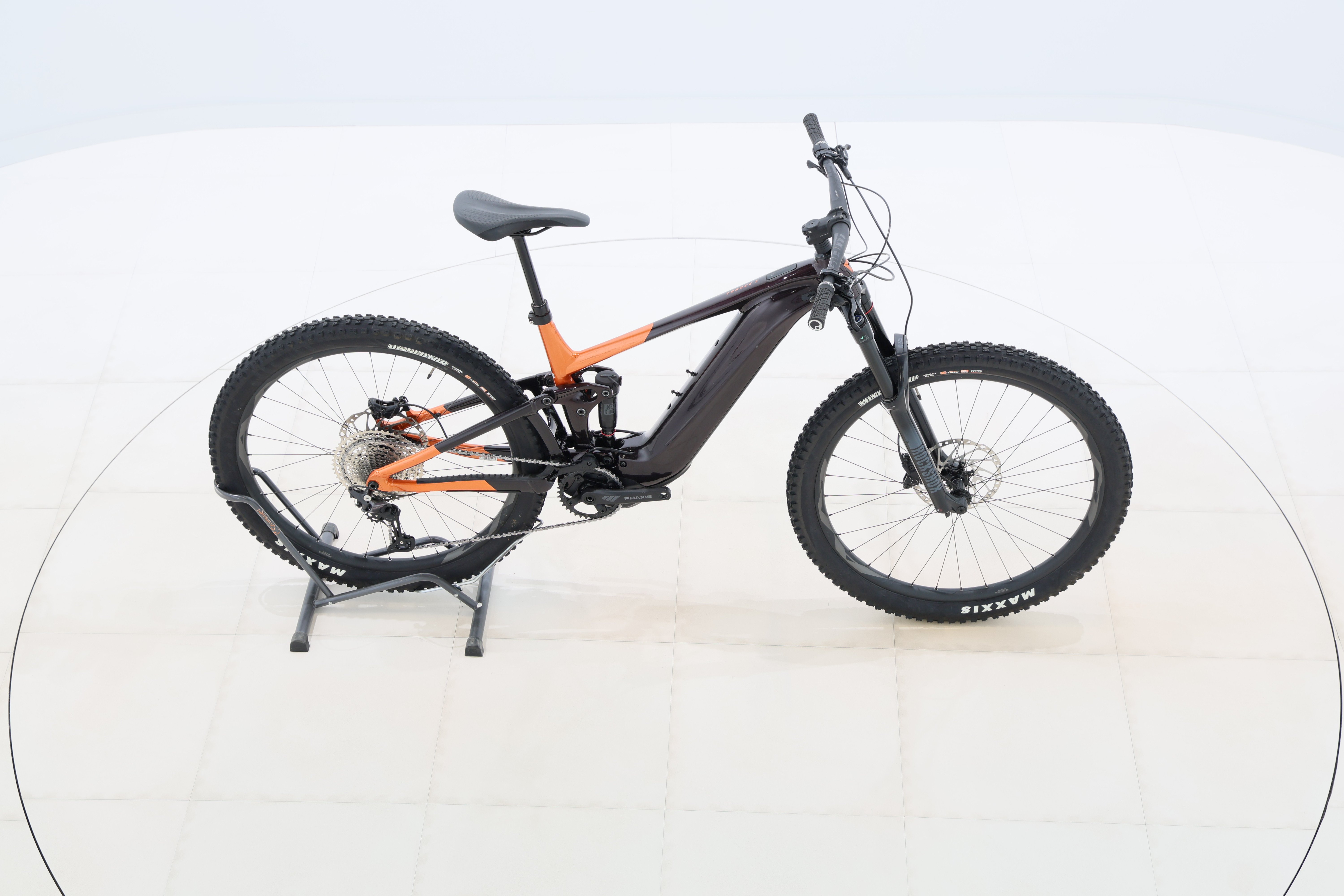 ef5c43f1-03cc-4c9c-b29f-3982c28366d0