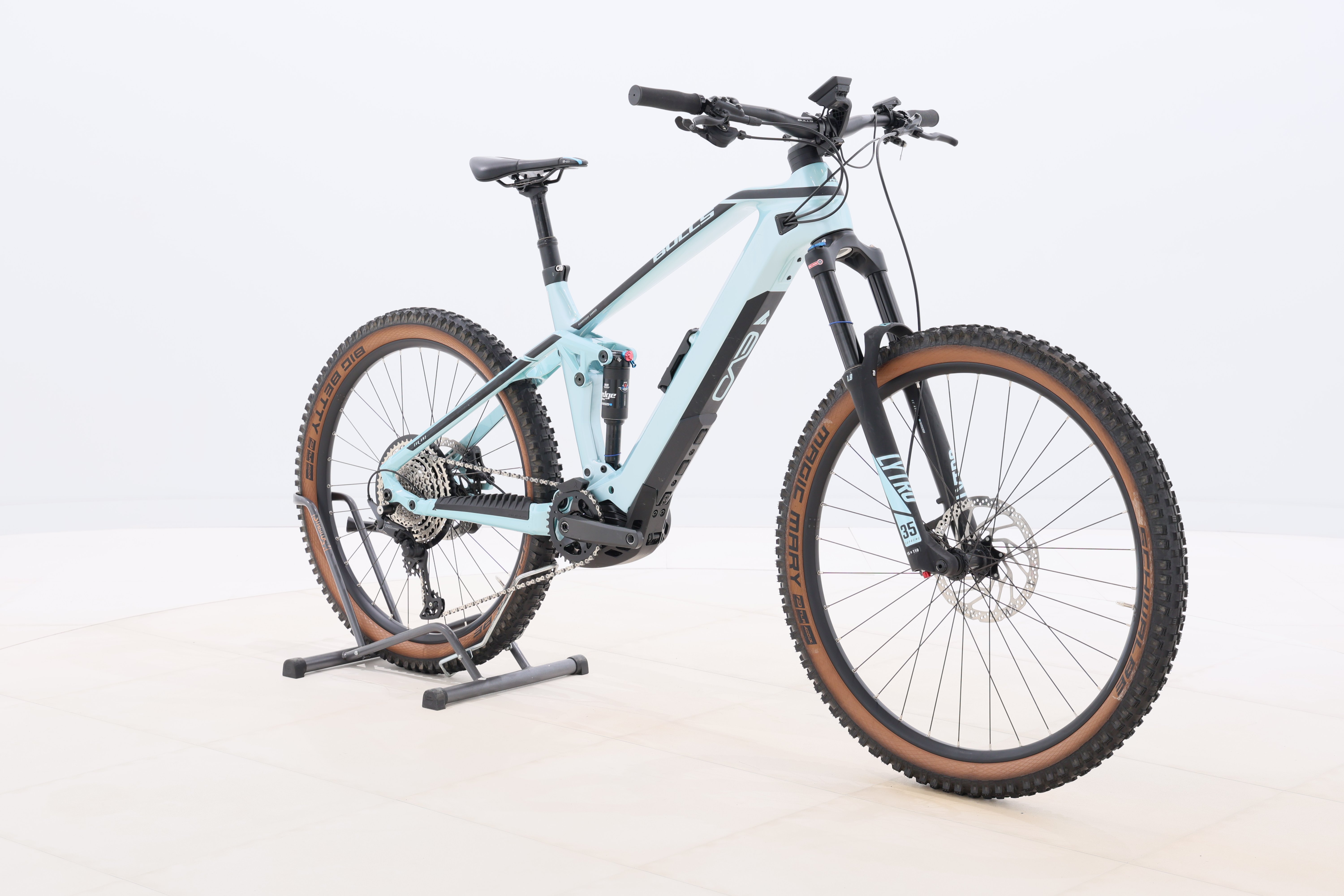 b8d84dd8-3ff6-4b4e-be30-2bf5e9431d2e