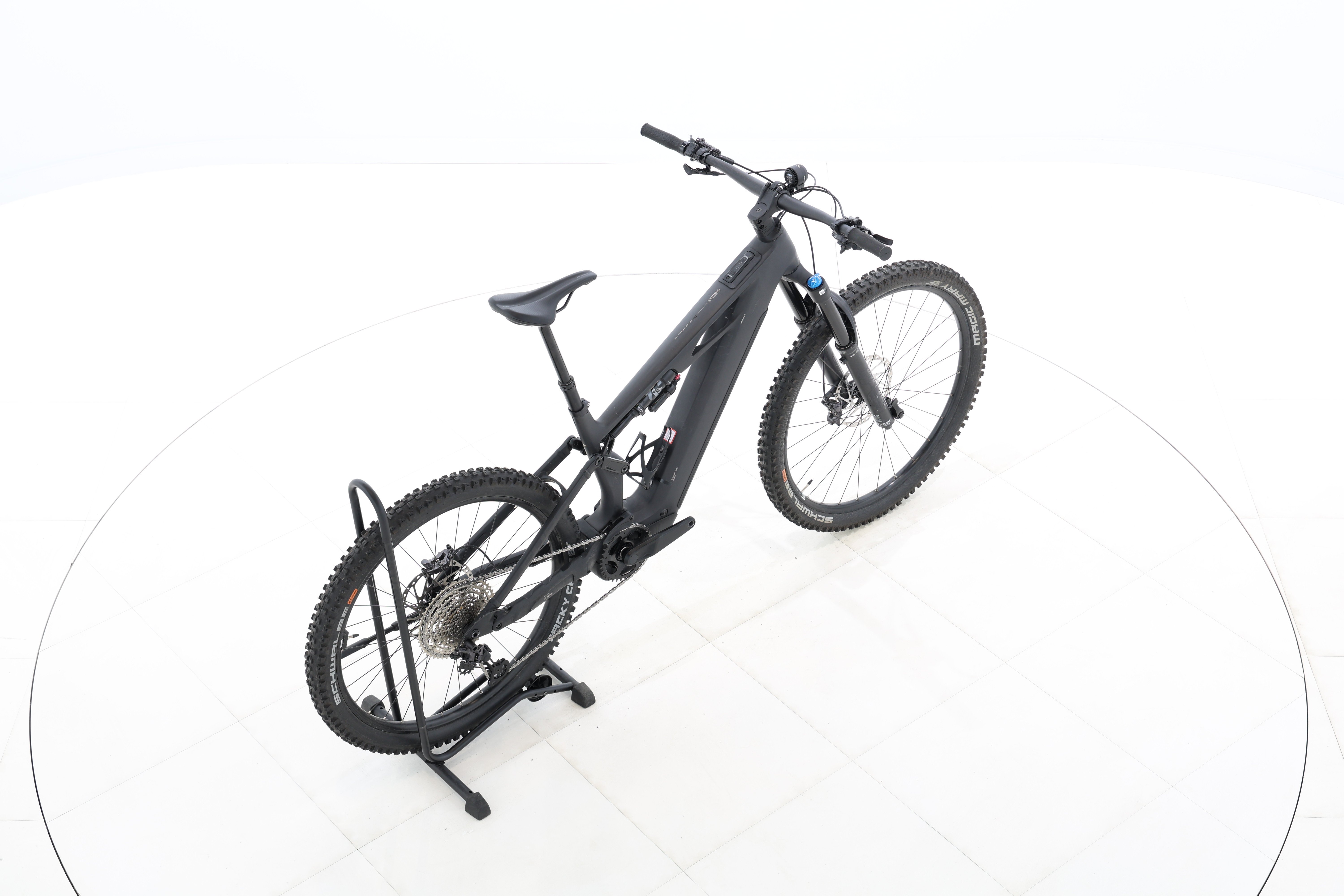 a6f2546e-f5ca-448a-8cdd-59a1255c74ce