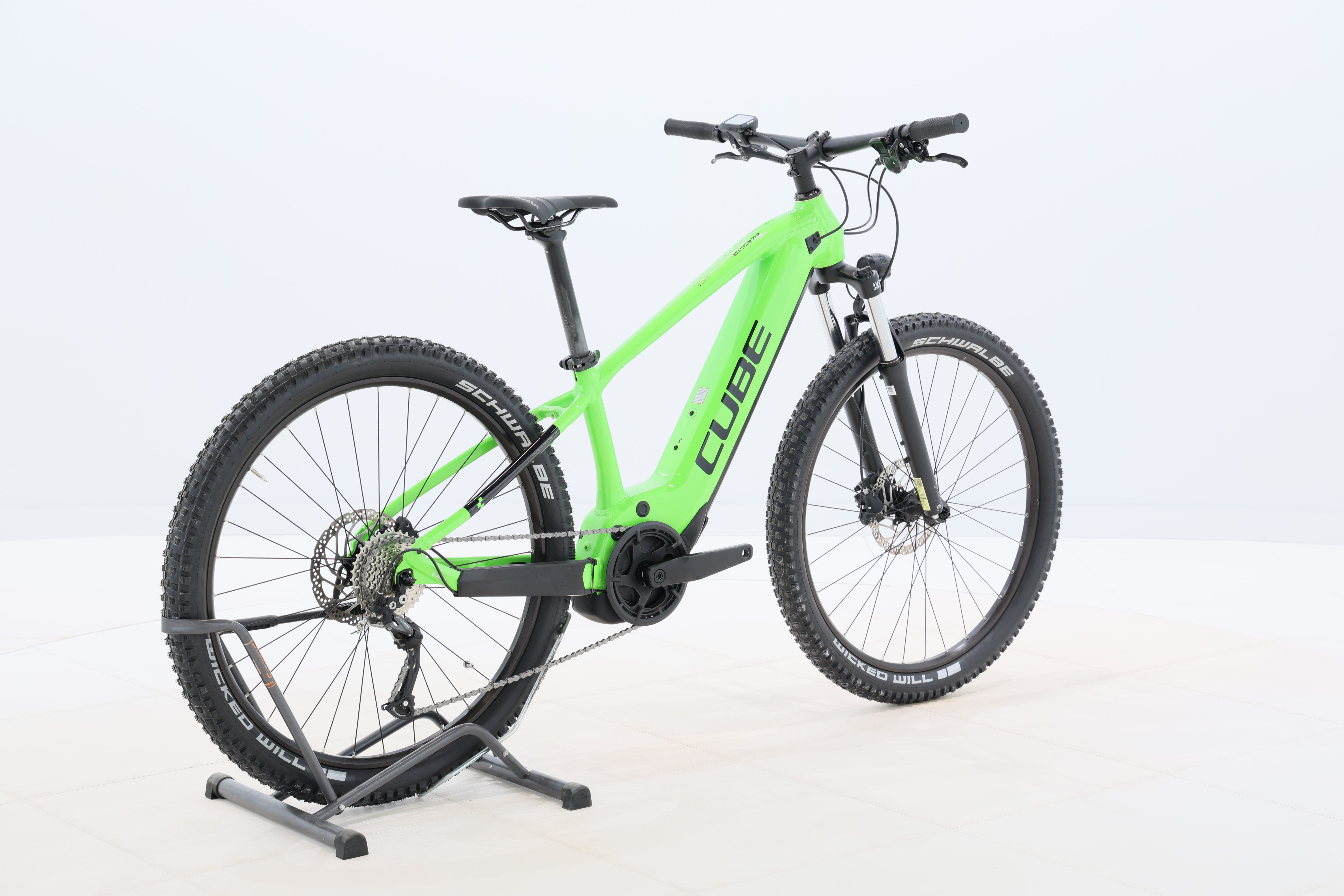 163b1045-d8f6-4915-9cf6-e29acb728851