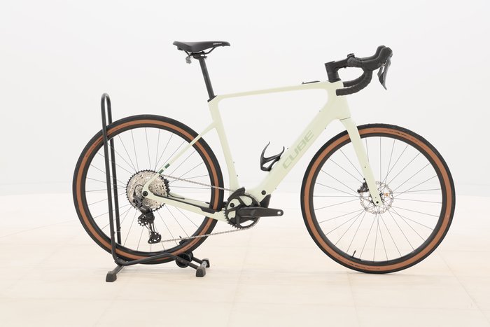 Cube NUROAD HYBRID C:62 RACE 400X 2025