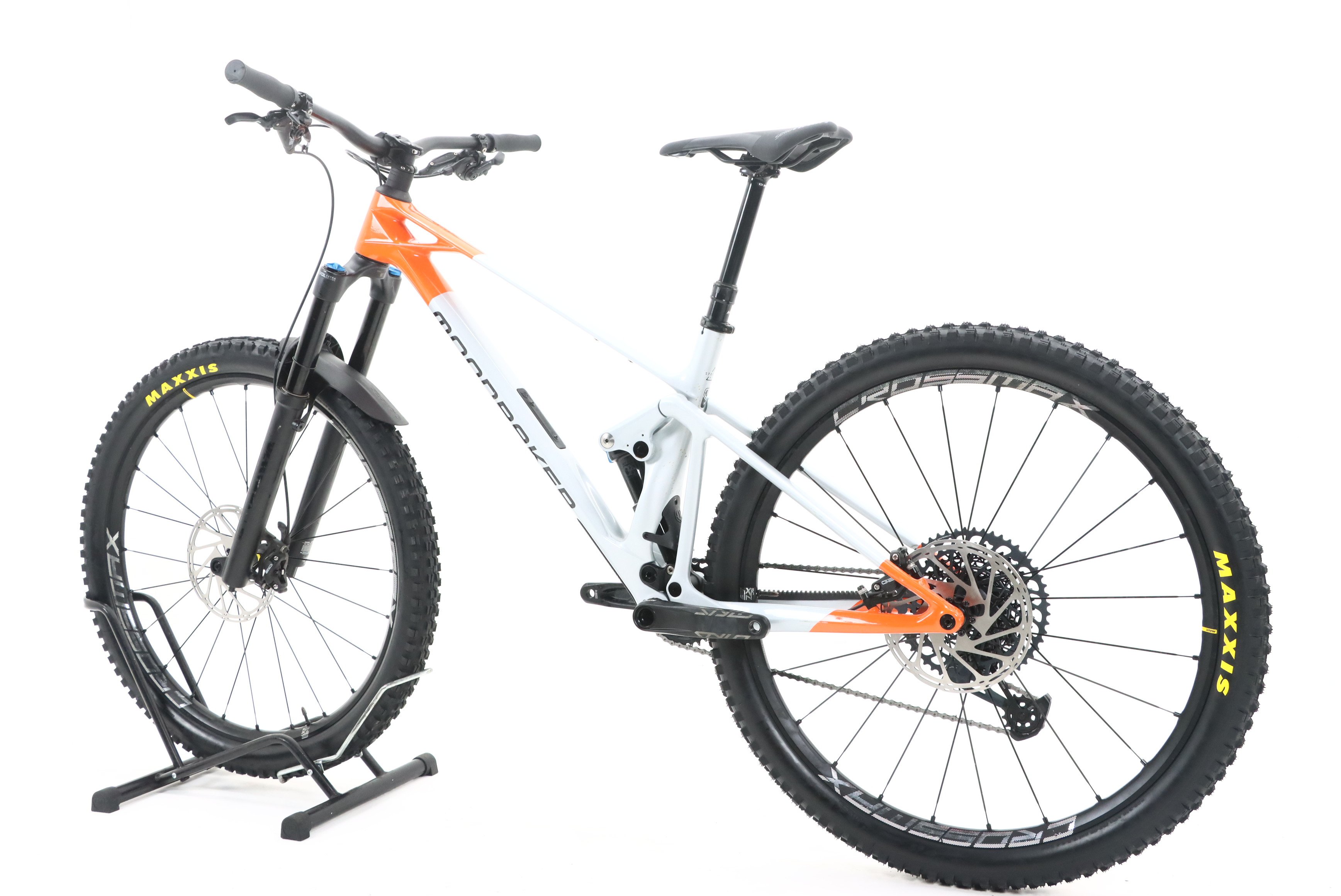 536ecb79-cfc7-4d0d-8e74-2a808e2f7fe2