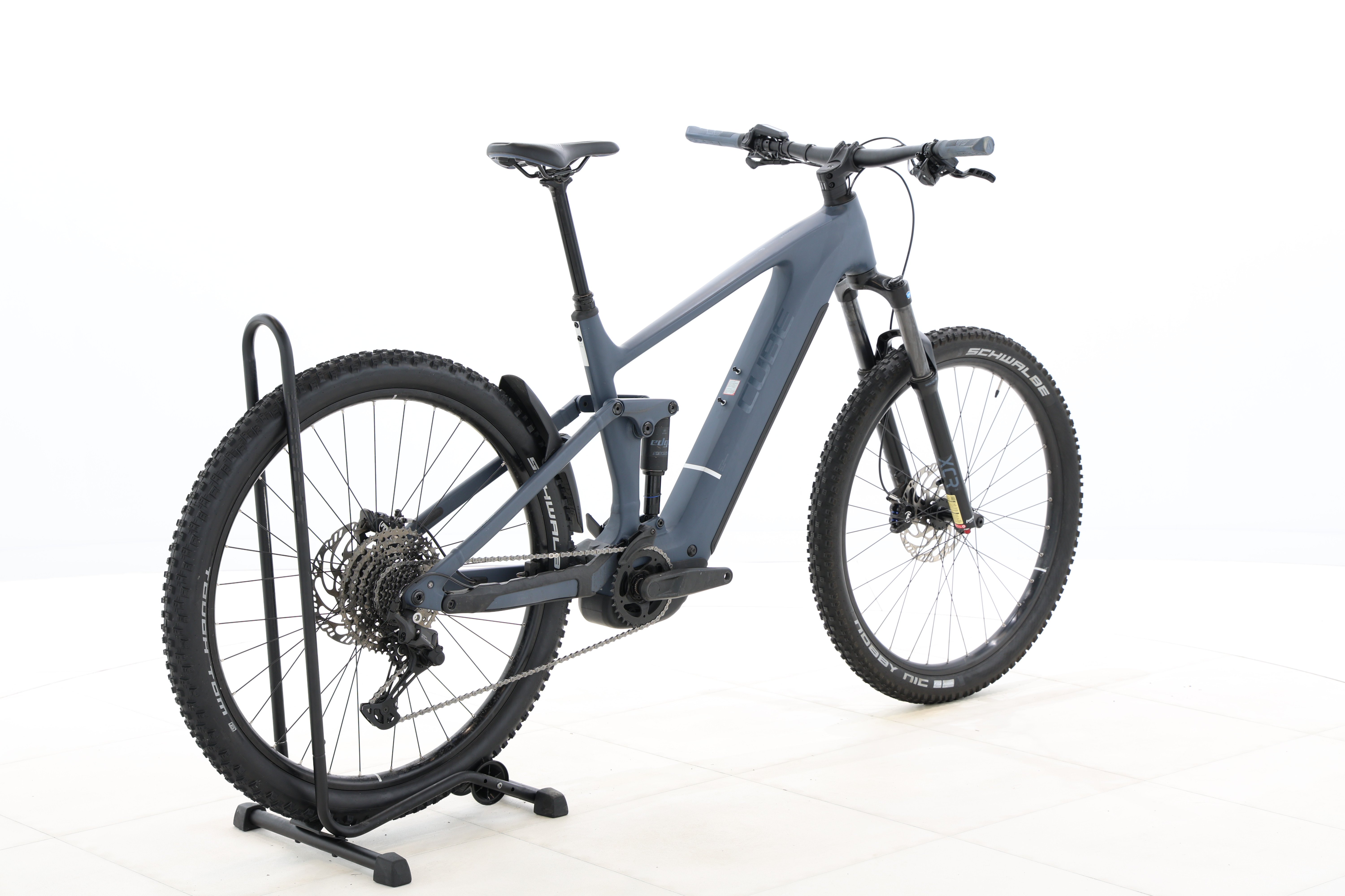 ff325791-44f8-4ba1-8e66-9cac7fa0d484