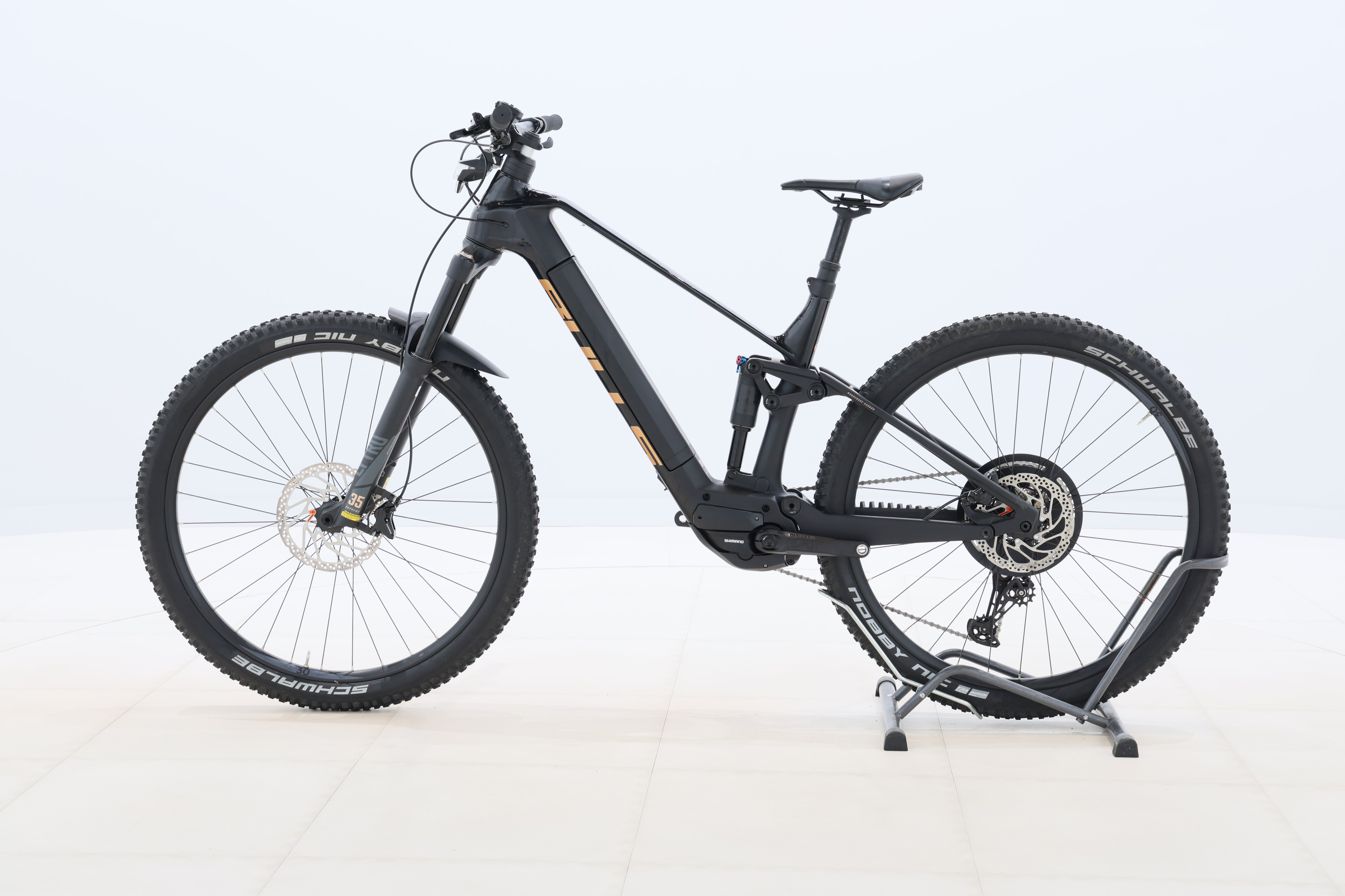 2e511700-4574-434b-ab38-bfe57d13a61f