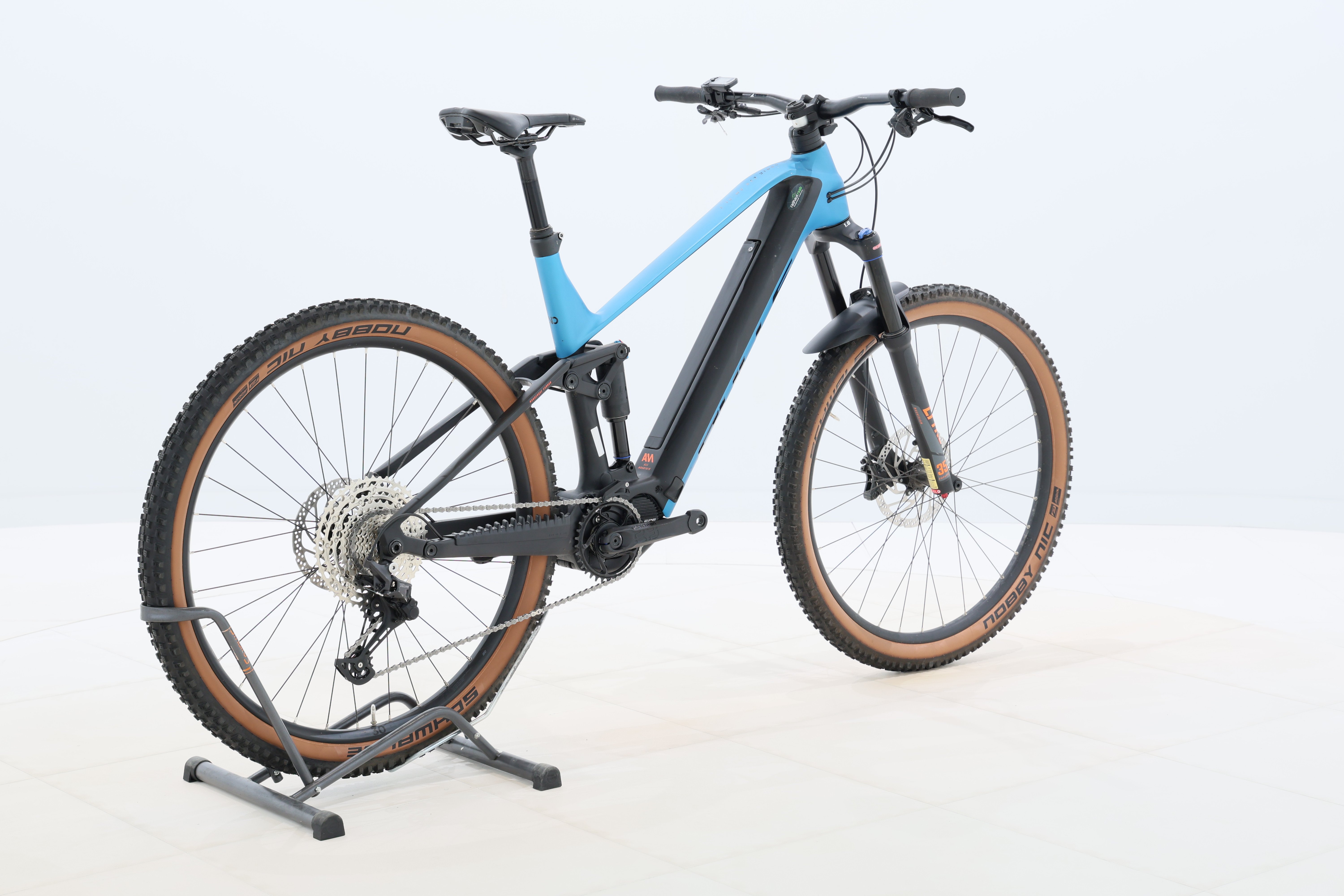 d6504372-2671-41ab-96f0-8b7d5d911bf8