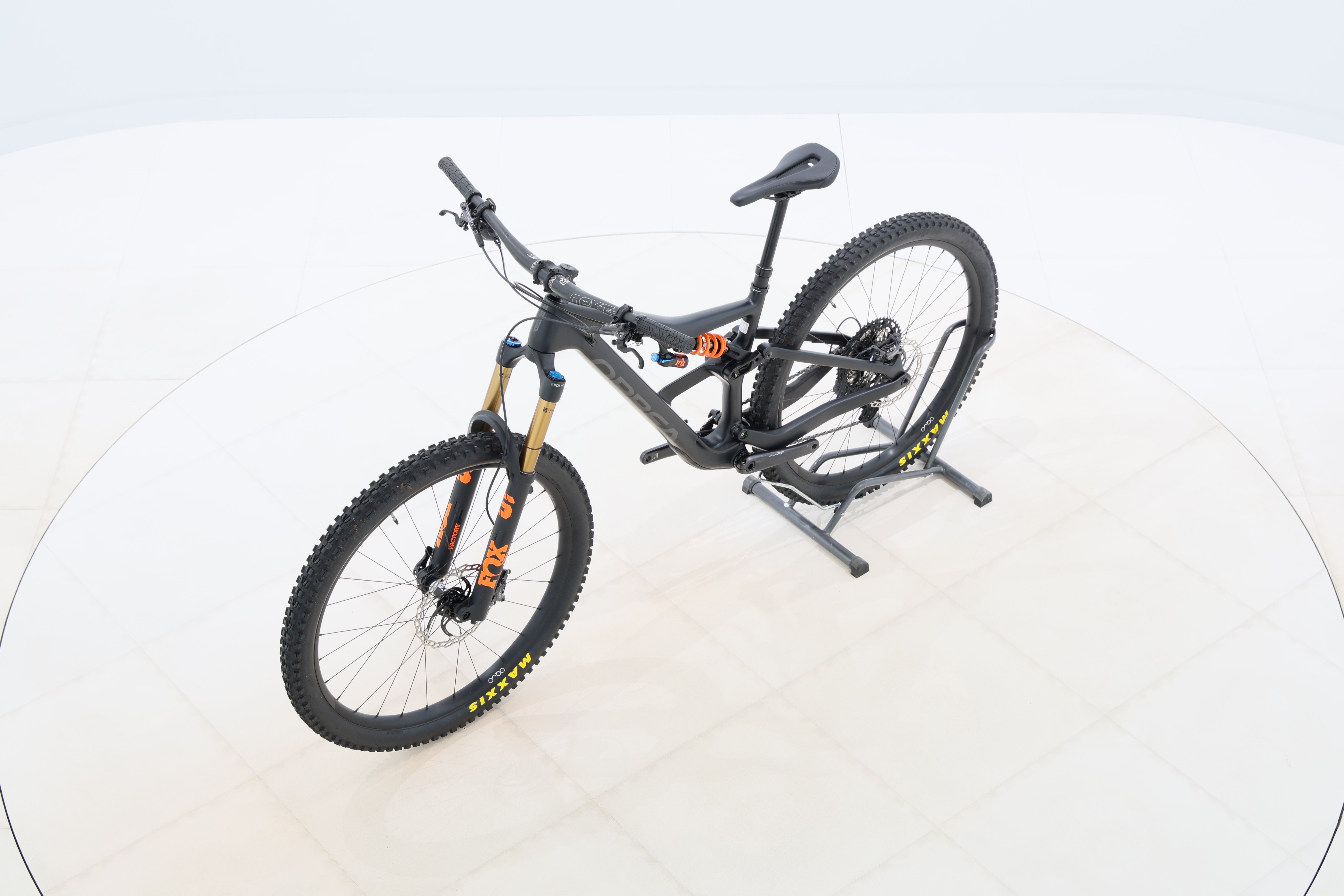 c8ce7e2b-4235-4a89-9aa8-a53b3e8a7743