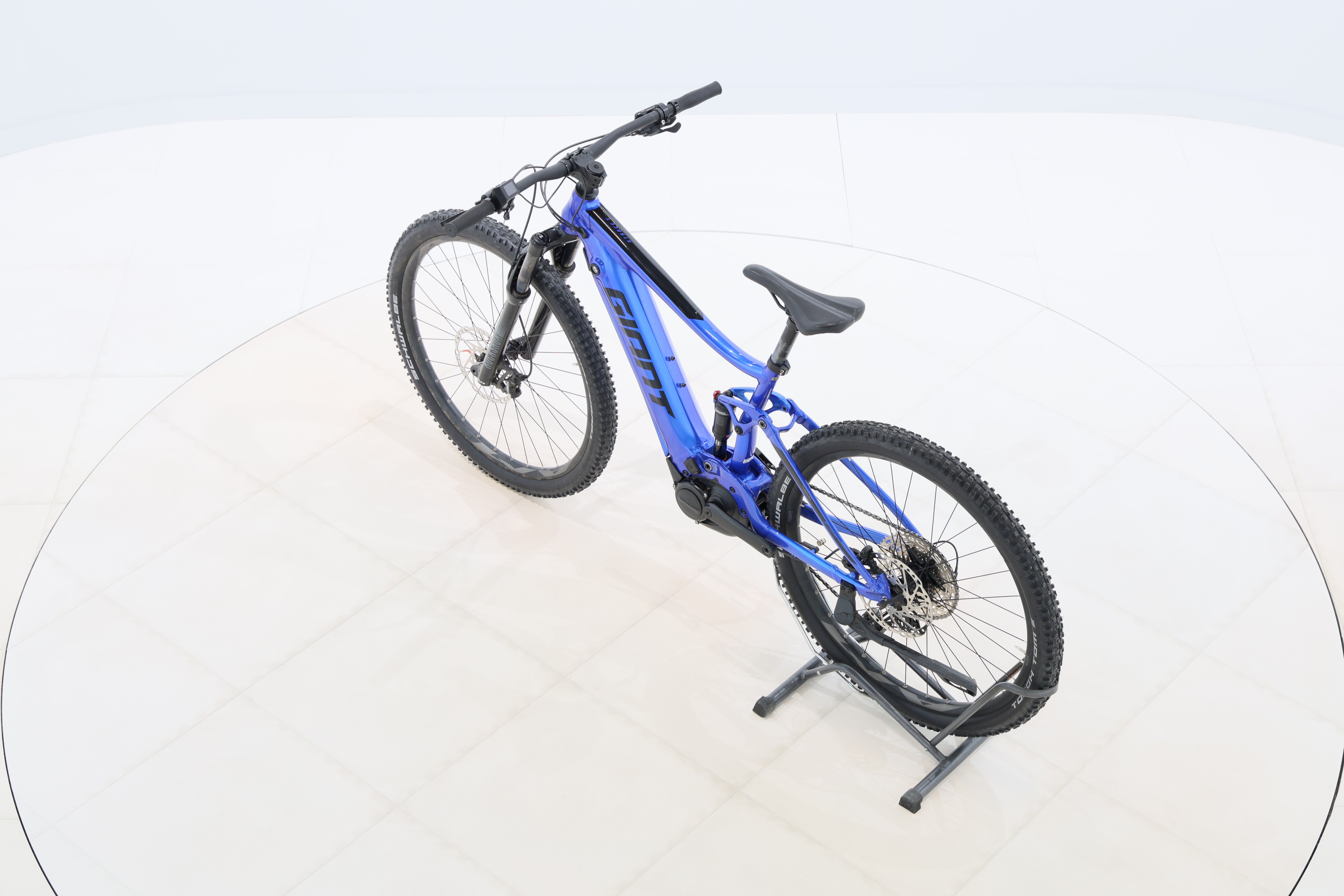 ef8cb6a0-3b32-4514-830d-e54bc514c323