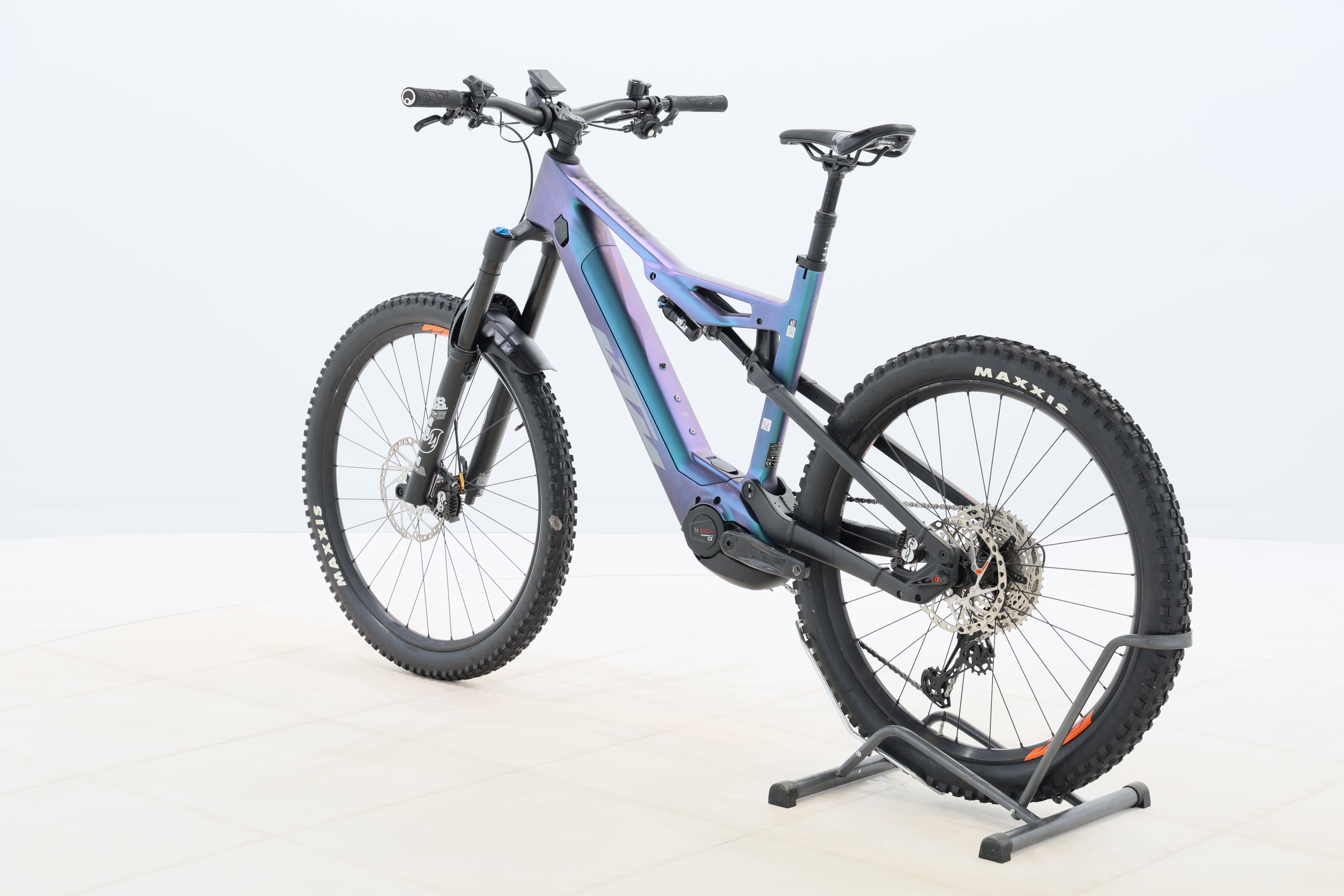 ef2299e1-2a6a-4ee8-85a3-2e06e6f78c4f