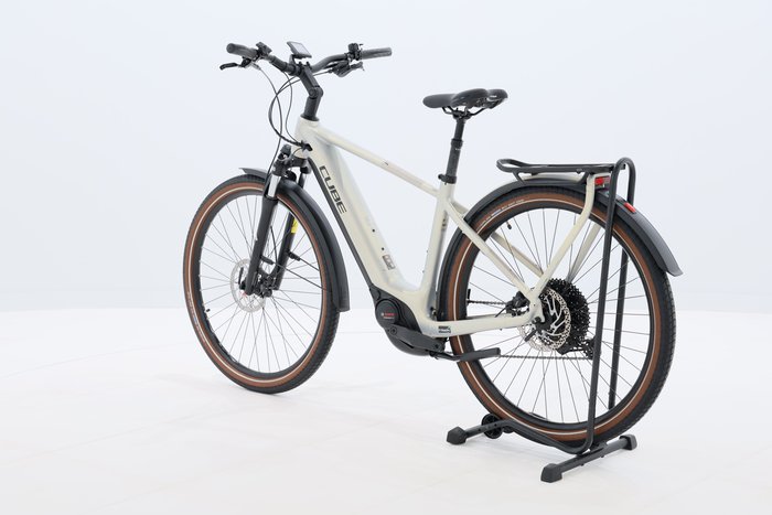 Cube Touring Hybrid Pro 625 2023