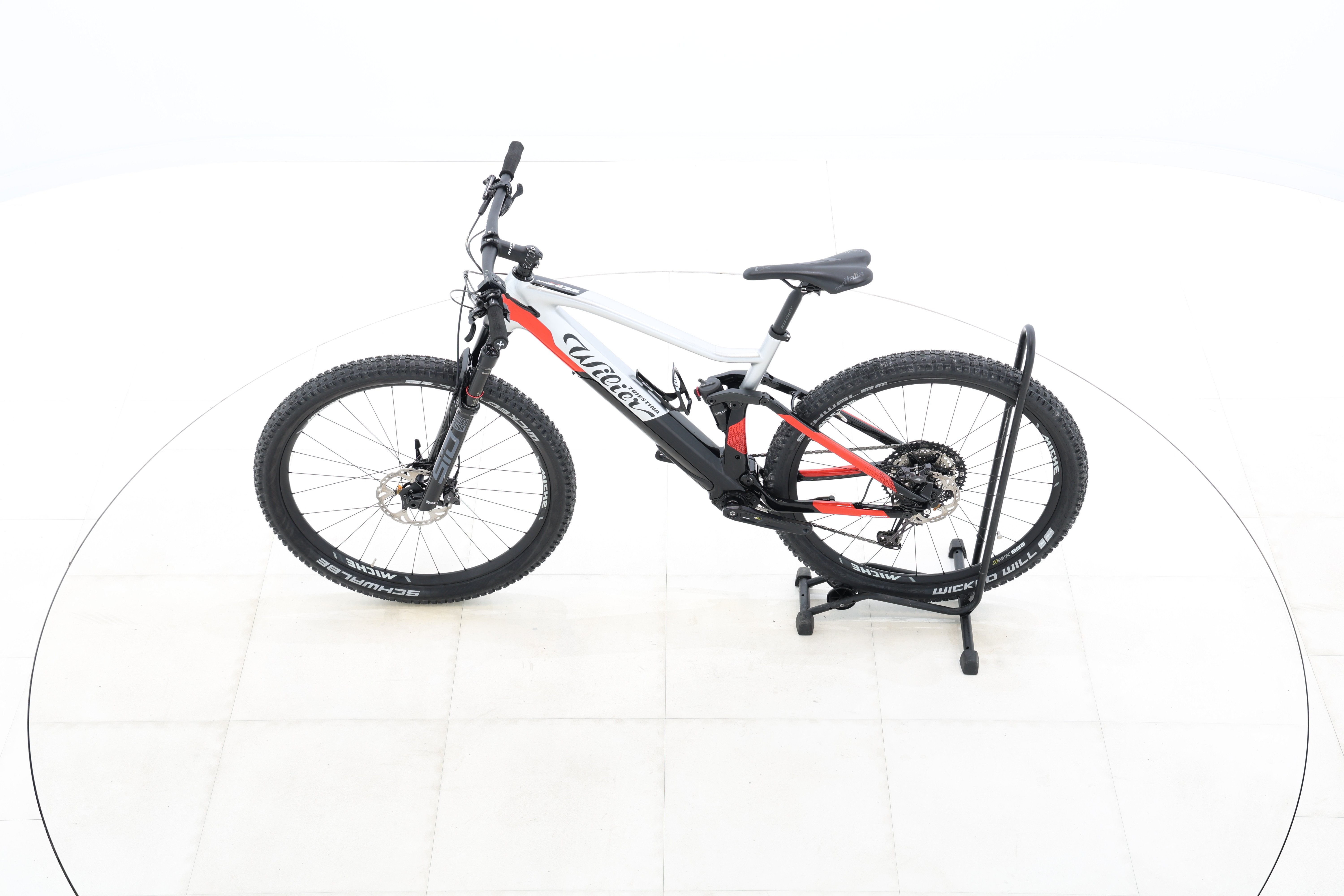 c633de94-dced-4211-b838-17a04facd128