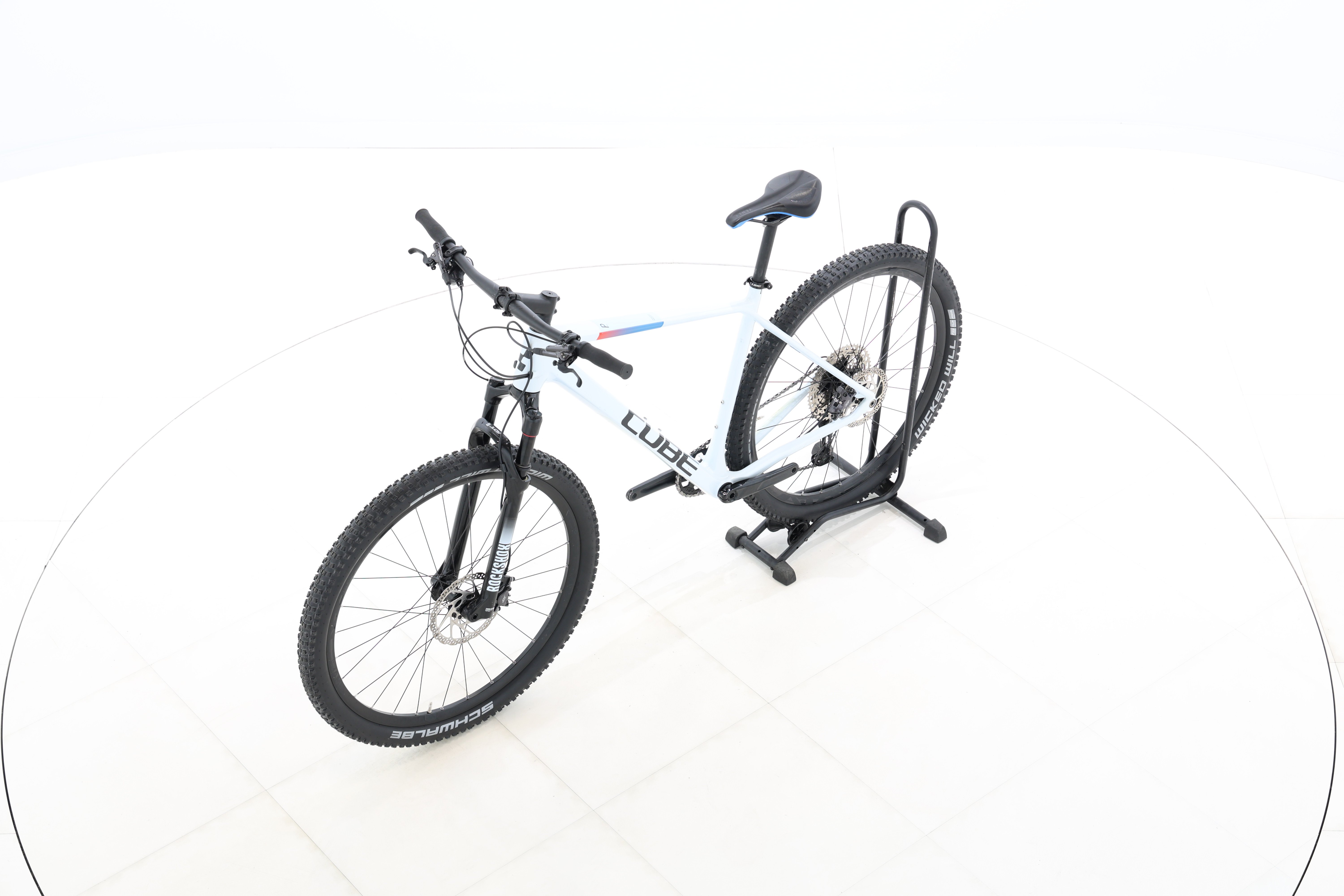 bc827926-8f45-4a5e-b04c-fe5181b8e701